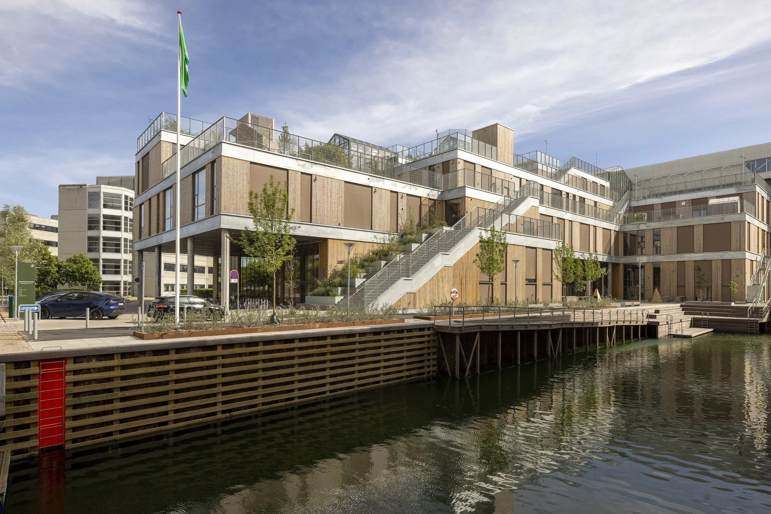 SKOLEN VED SLUSEHOLMEN