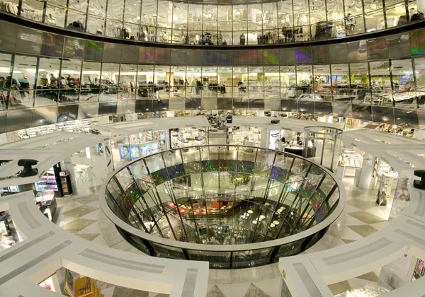 1996---Magasin-Galeries-Lafayette-Berlin,-2013---cône-intérieur.jpg
