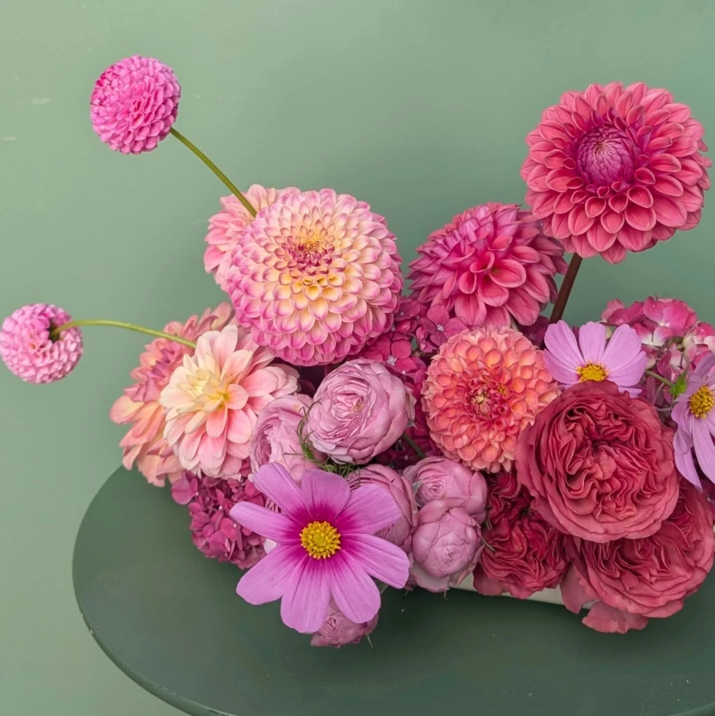 A little cutie for the signing table 💖

#weddingflowers #ceremonyflowers #pinkflowers #geelongwedding #geelongflorist