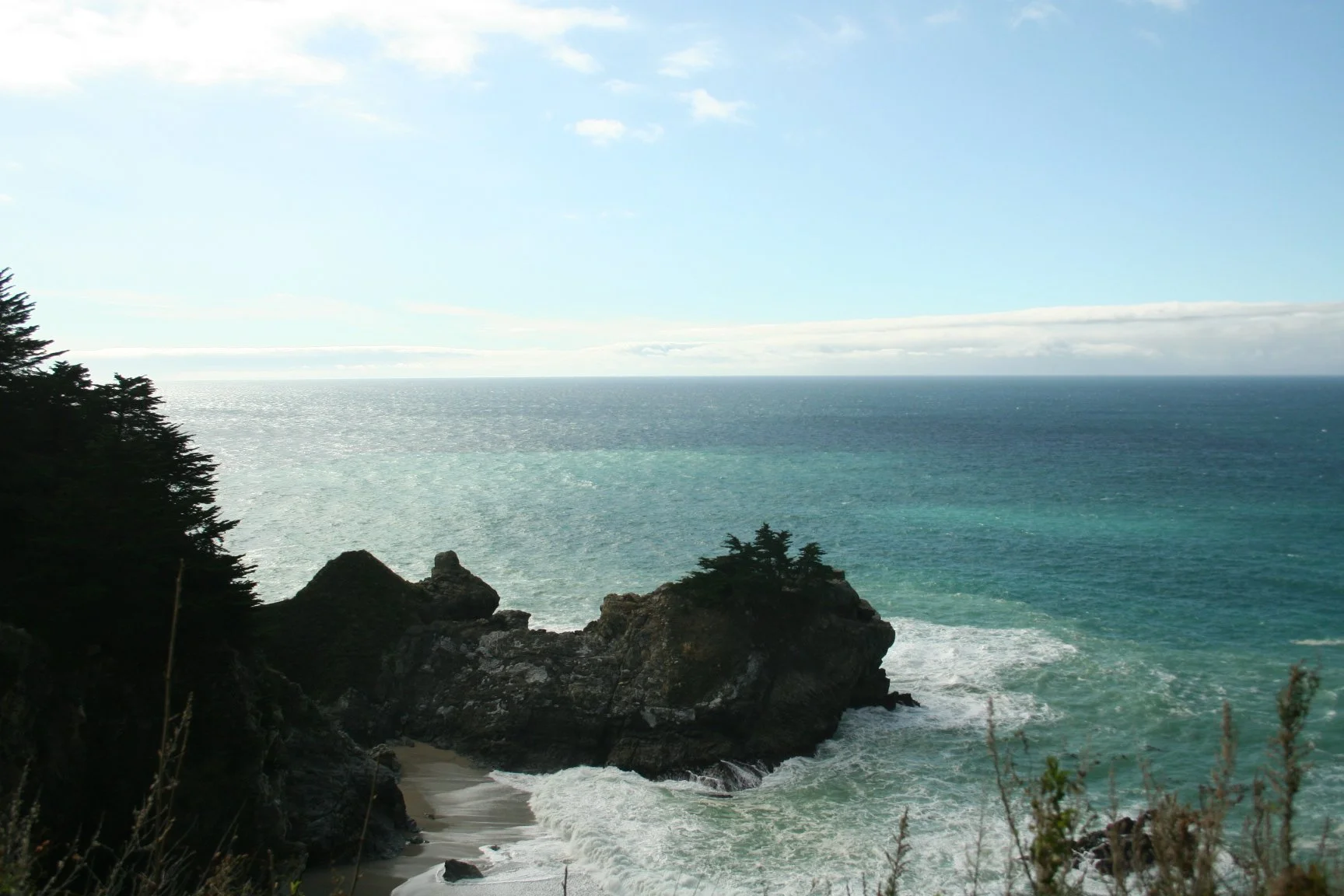 Gorda Big Sur, CA - Sea Elephants in distance, breeze and waves - Binaural