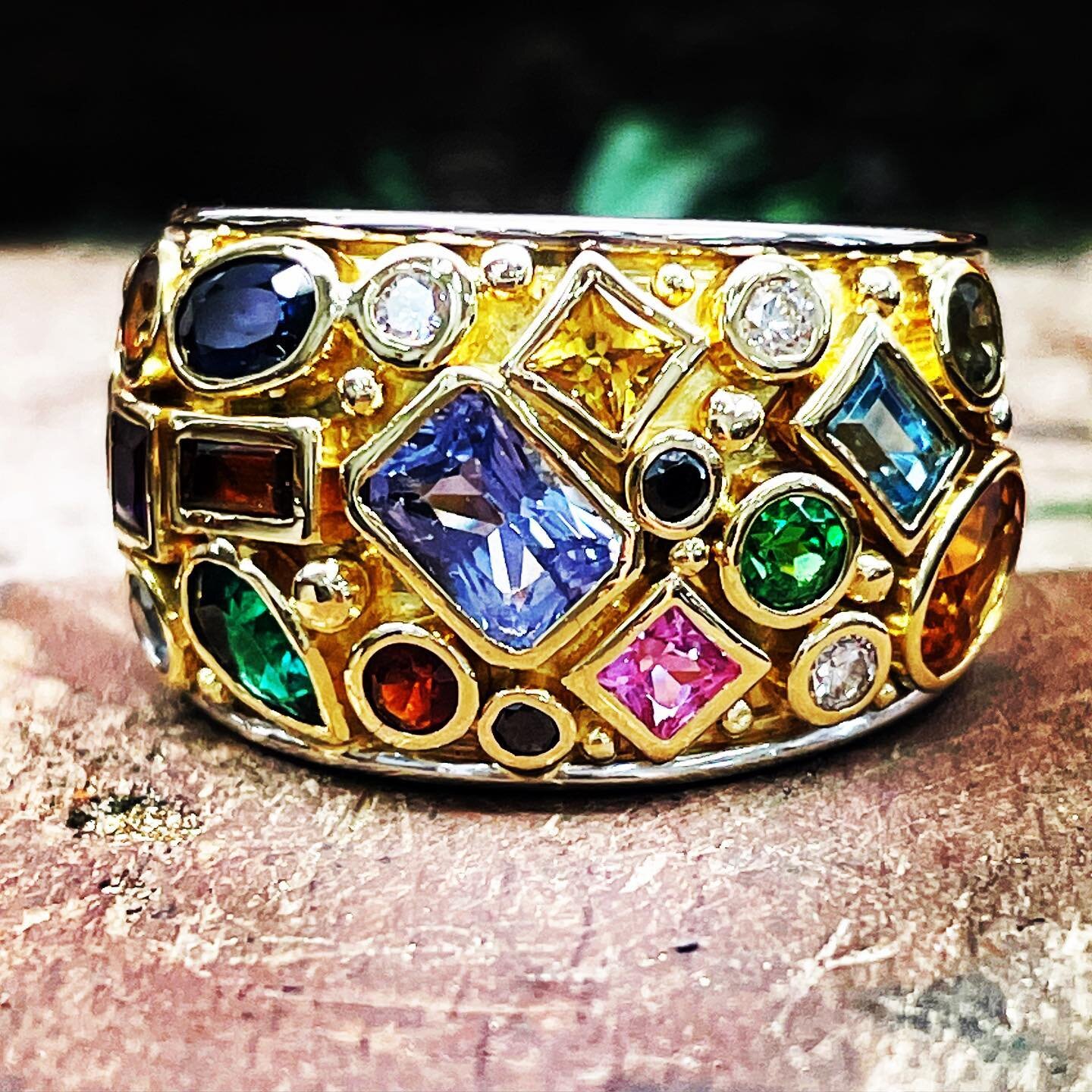 A clean and polish brought this gorgeous gem encrusted gold ring back to life!! Repair, refurbish and recycle and wear your old treasures #cleanandpolish #goldjewellery #northperth #recycle #repairs