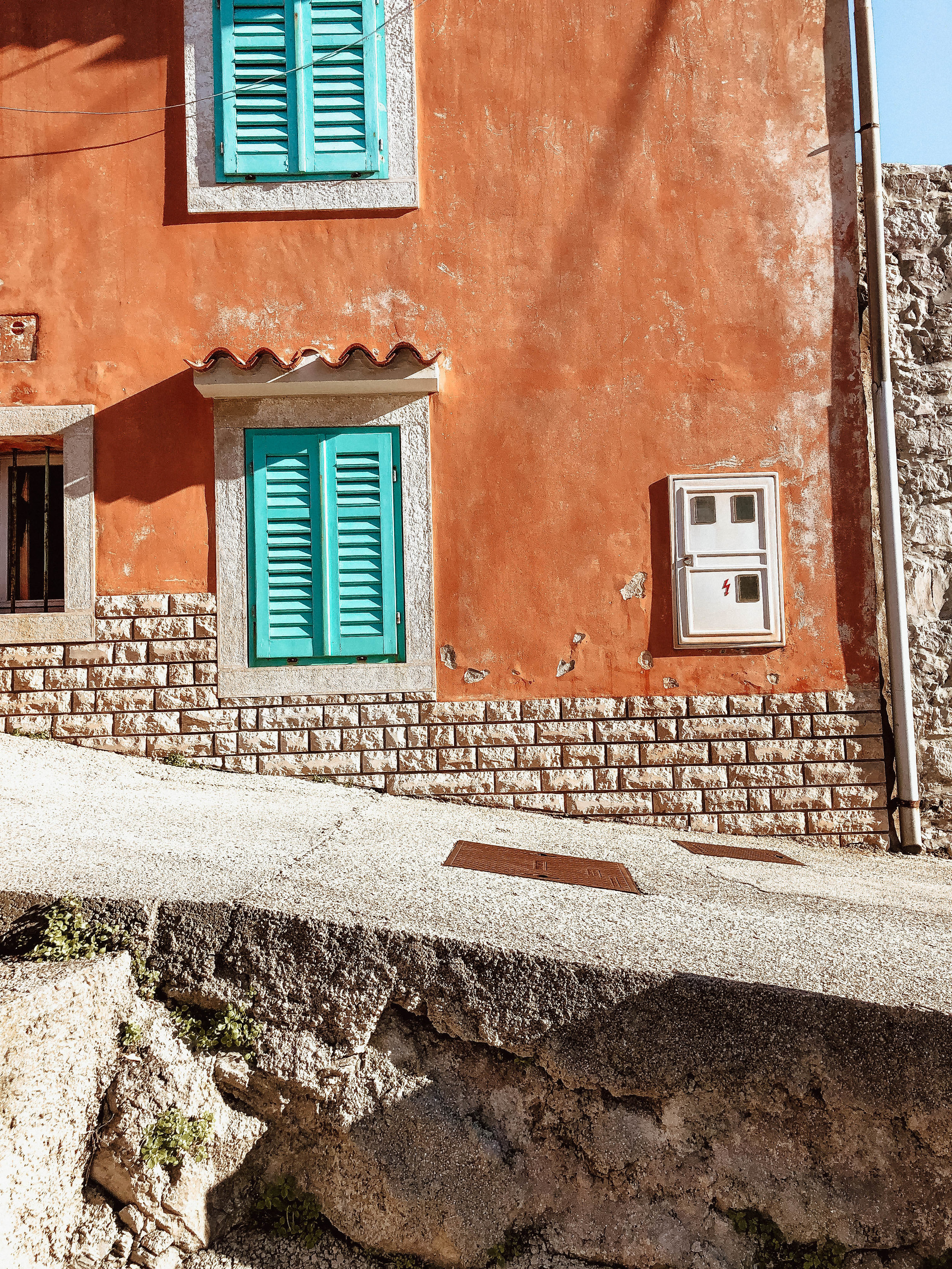 Street in Veli Lôsinj, Croatia