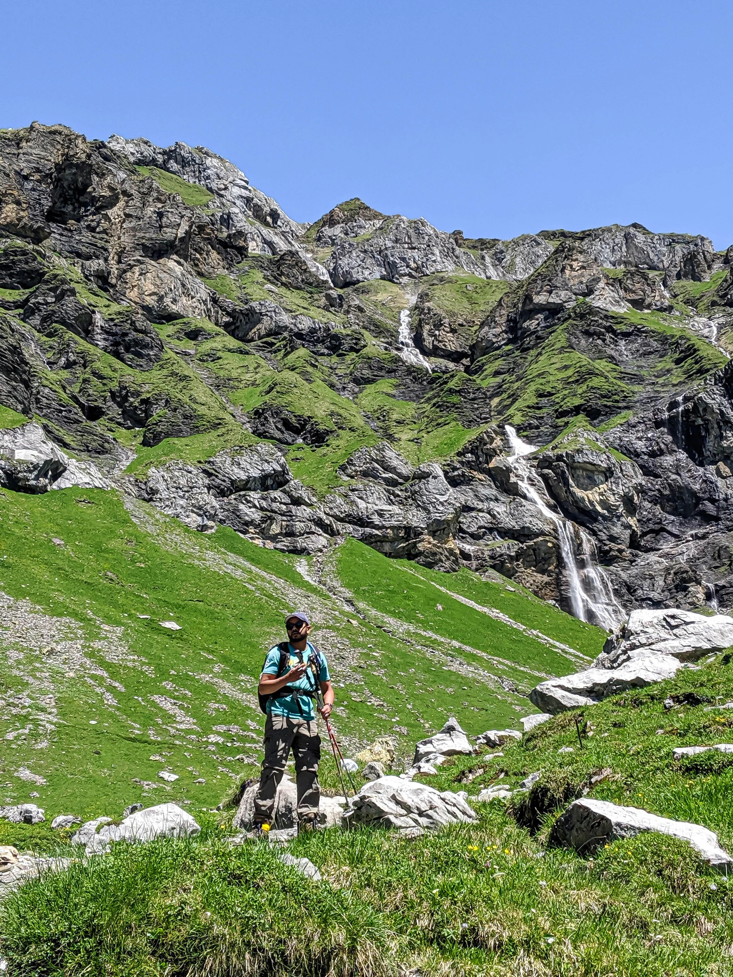 Heuberg Oeschinensee raunaq on trail.jpg