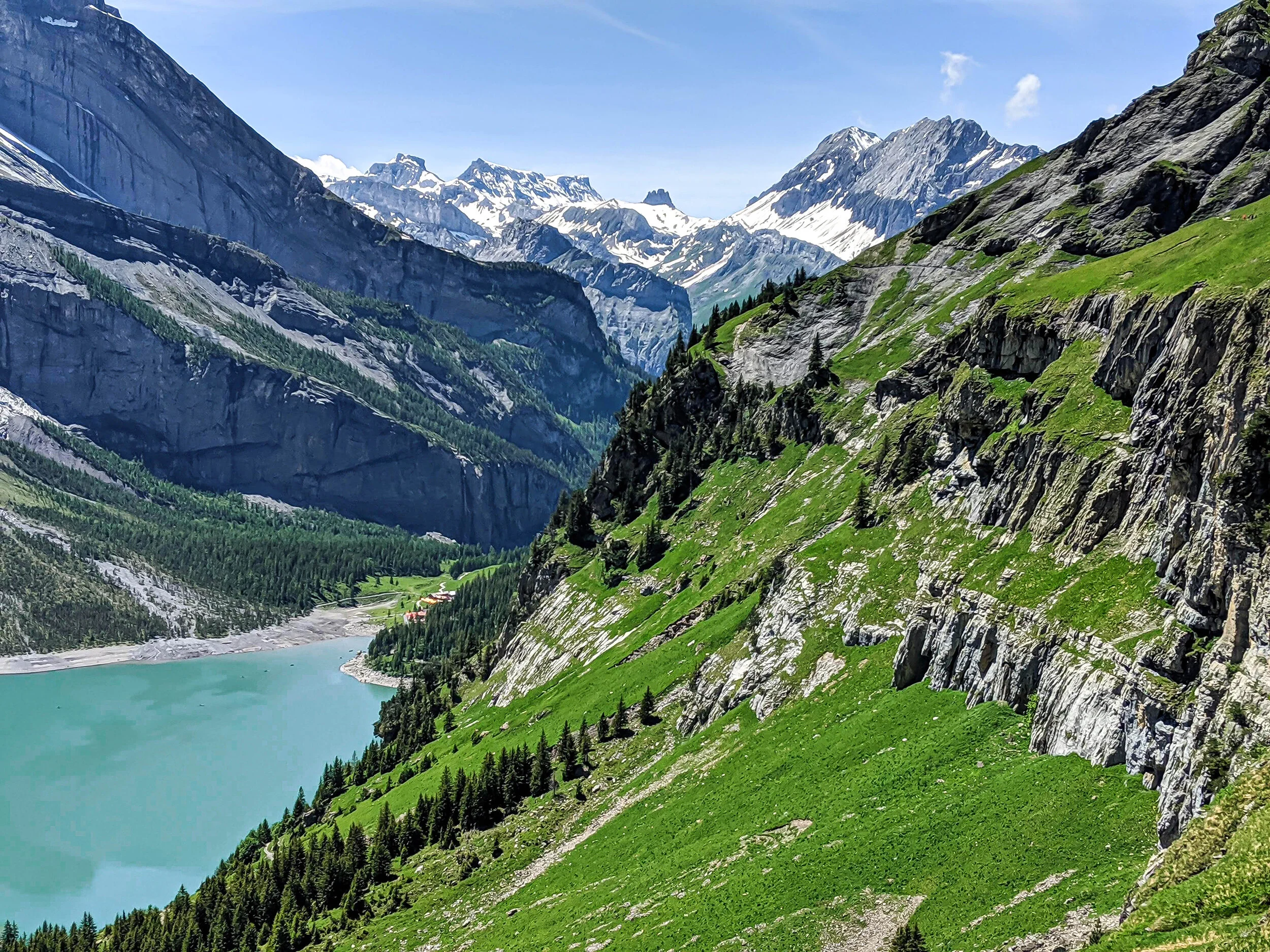 Heuberg Oeschinensee view of lake and mountains.jpg