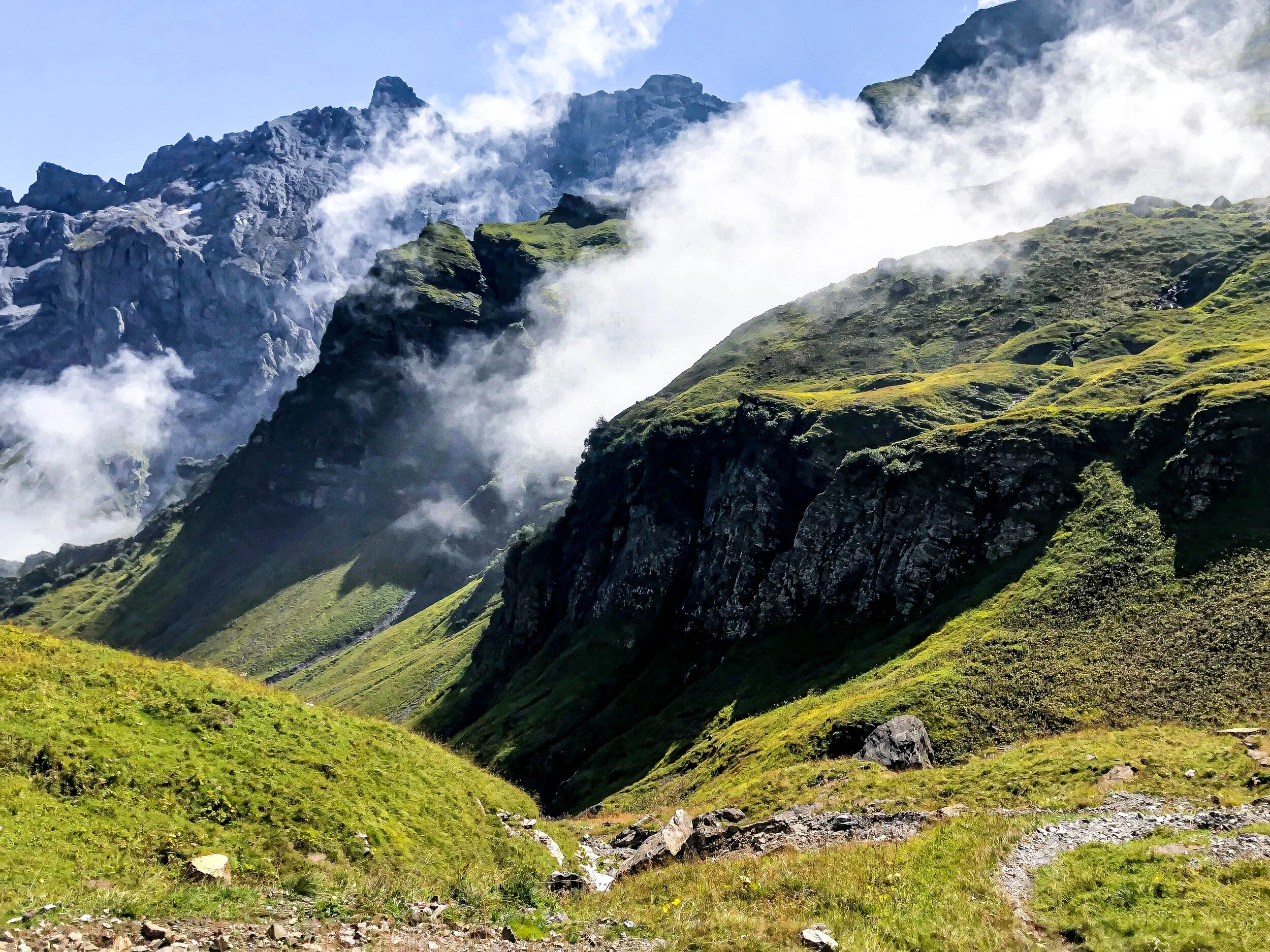 Surenenpass descent 2.jpg