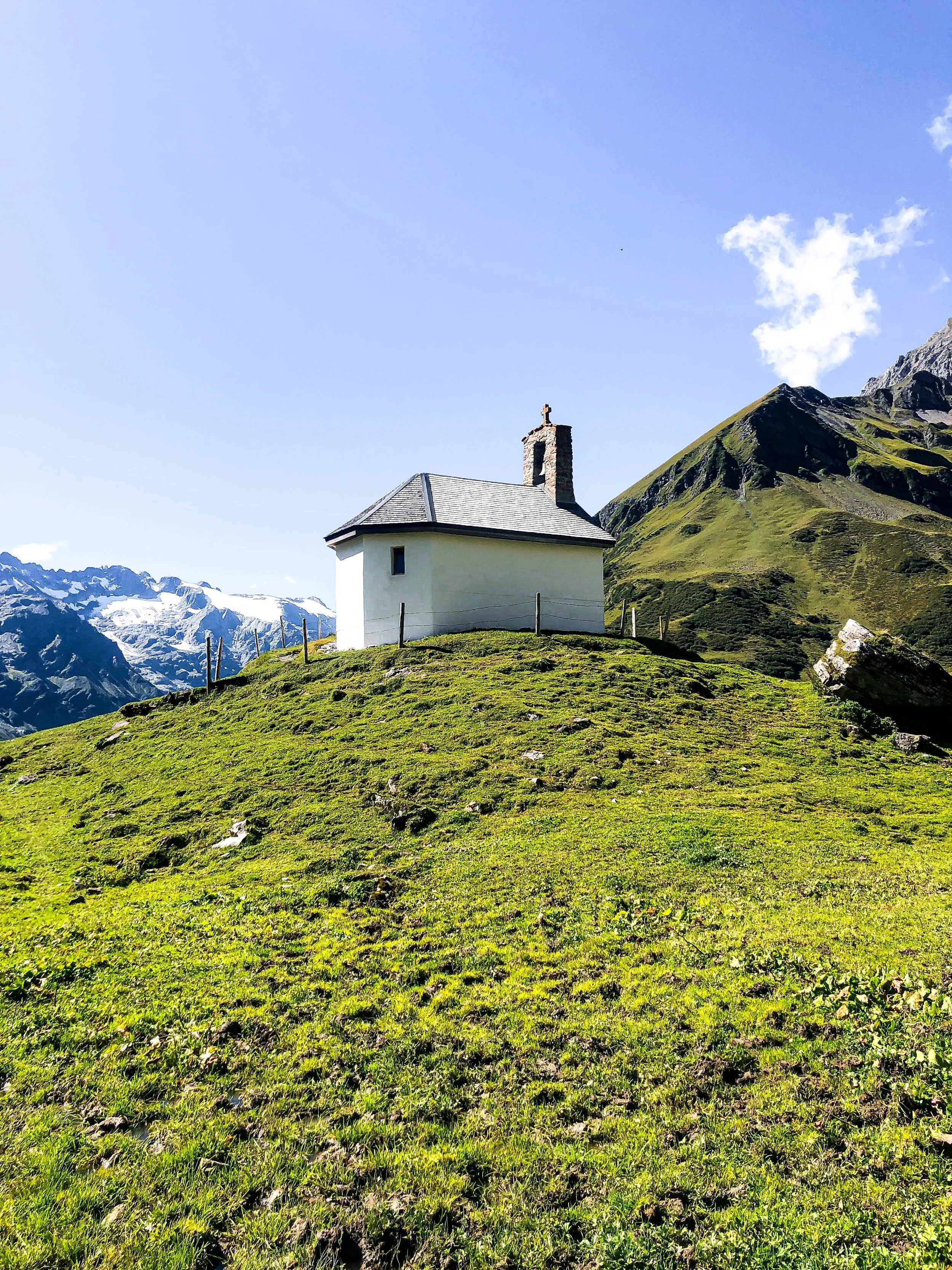 Surenenpass Blackenalp chapel.jpg