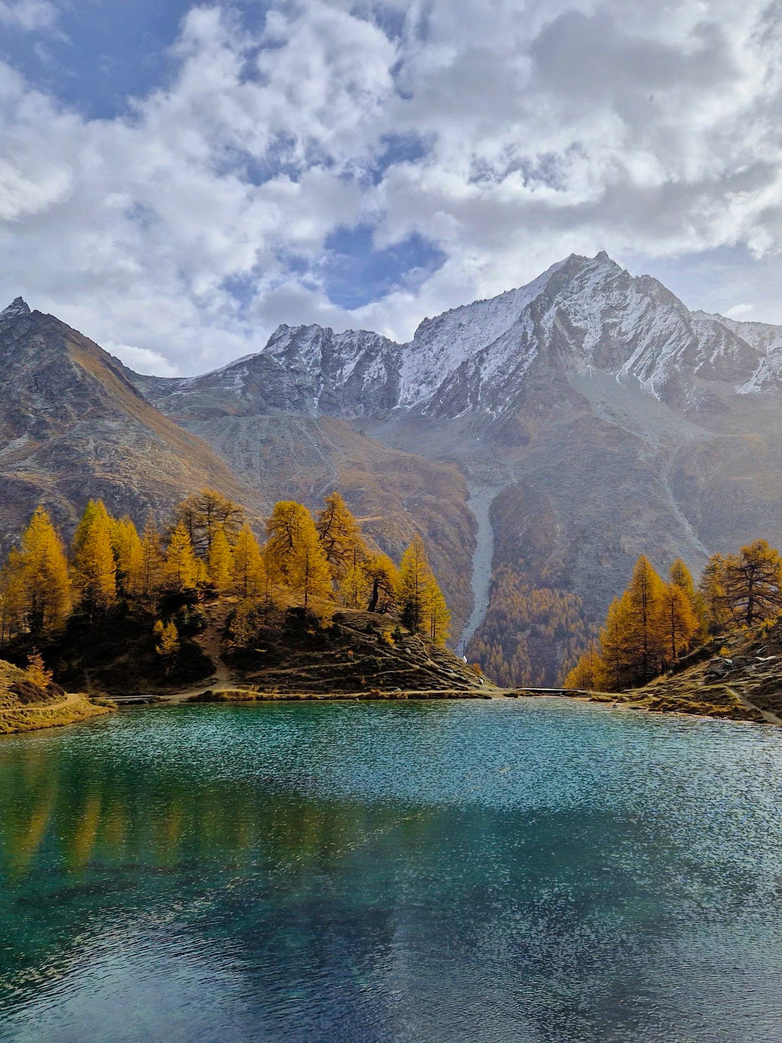 Lac Bleu_Arolla_larches_Switzerland_Valais.jpg