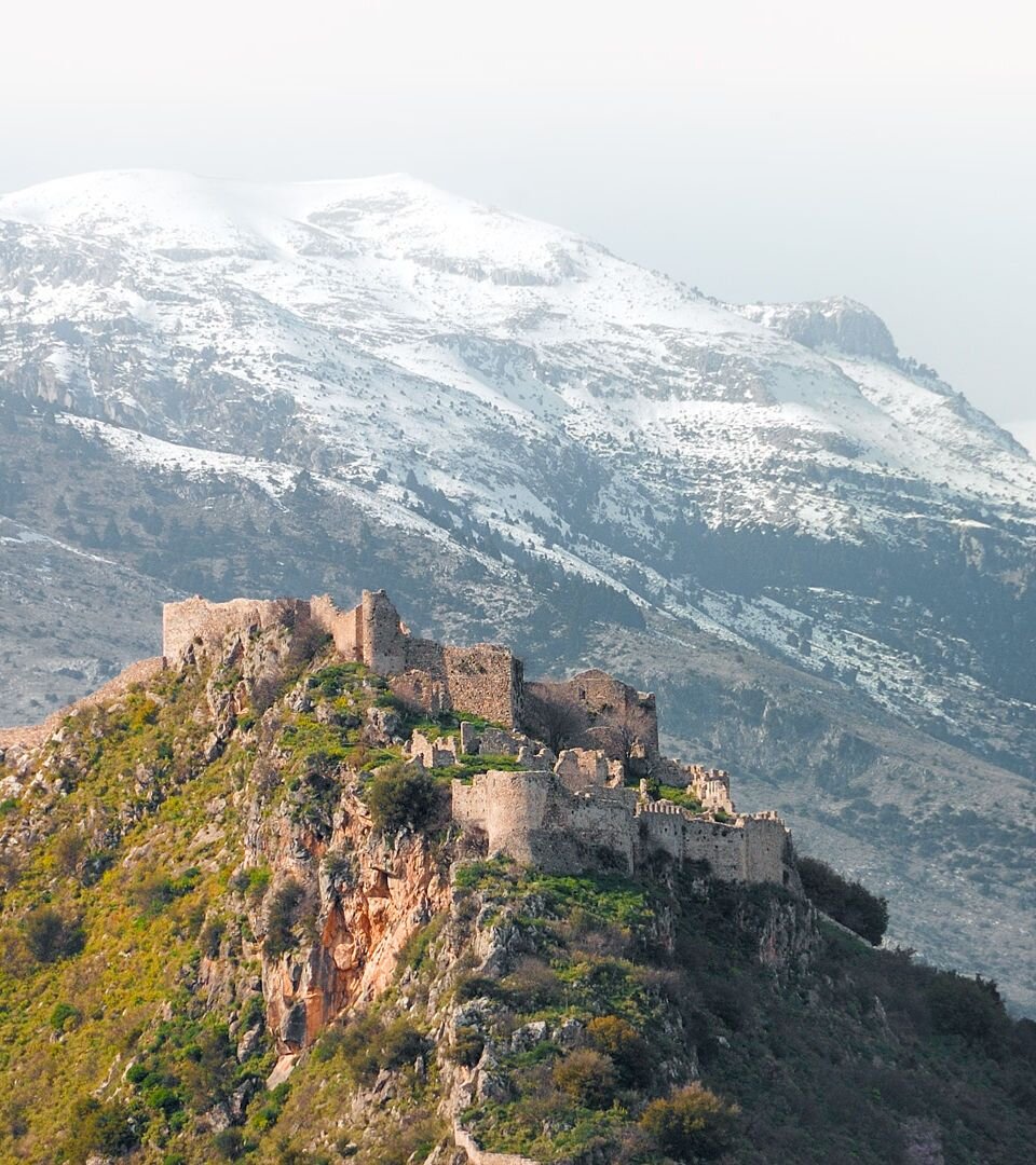 1_the_castle_of_mystras_and_taygetus_mountain_at_the_background-1.jpg