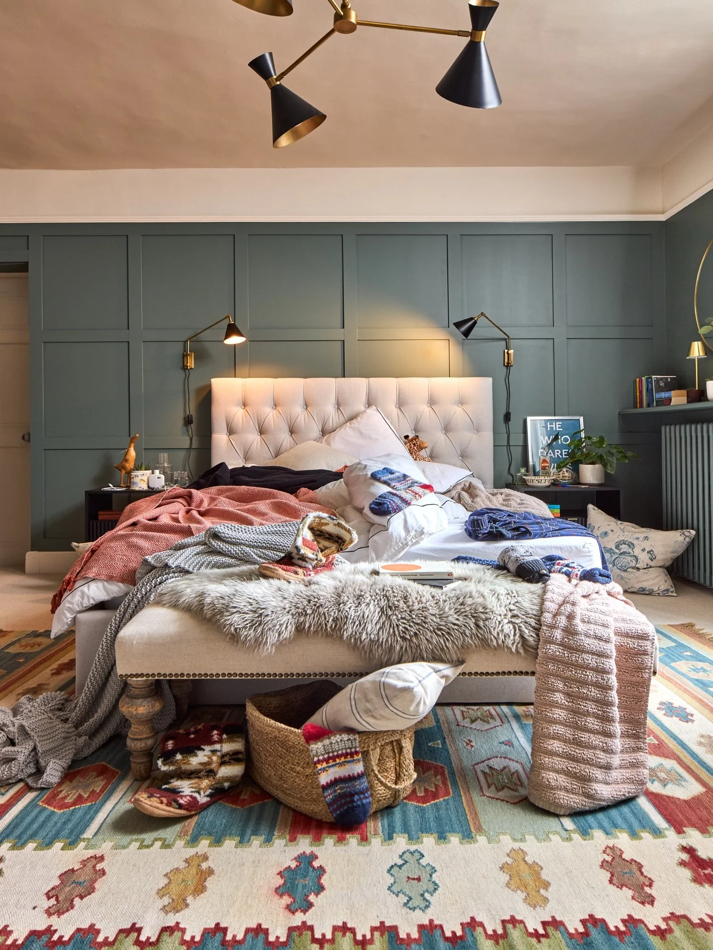 Teens back to school?

Time to tidy the floor-drobe, track down half the kitchen crockery and unearth the bed. Tap to tidy 🪄