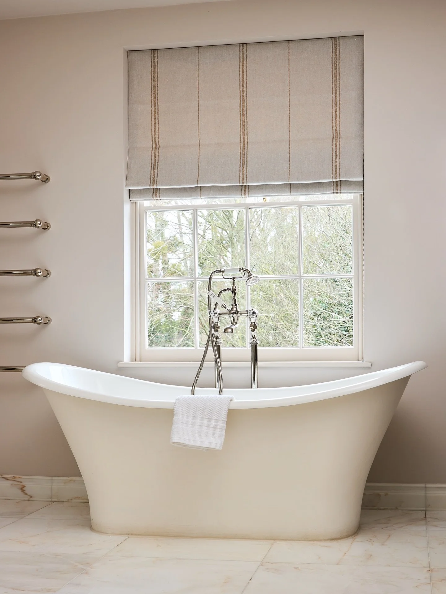 This, a cup of tea, a great book and the nip of the mid-spring evening making the warm bubbles even more welcoming.

Bathrooms deserve a design touch too. And a roll-top bath? Always top of the wish-list.

#kentinteriordesign #surreyinteriordesigner 