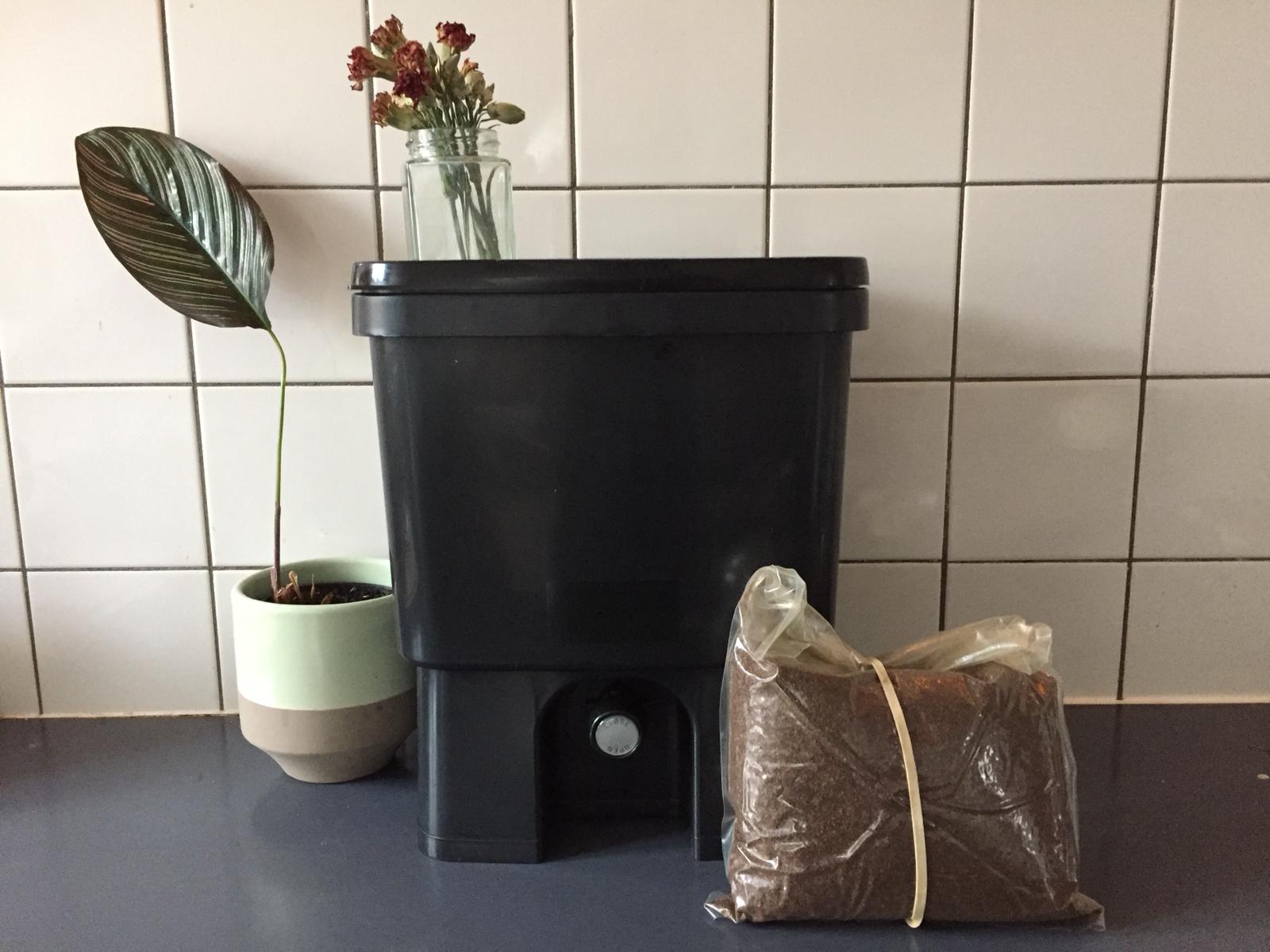 Bokashi composteer bak in Nienke's huis