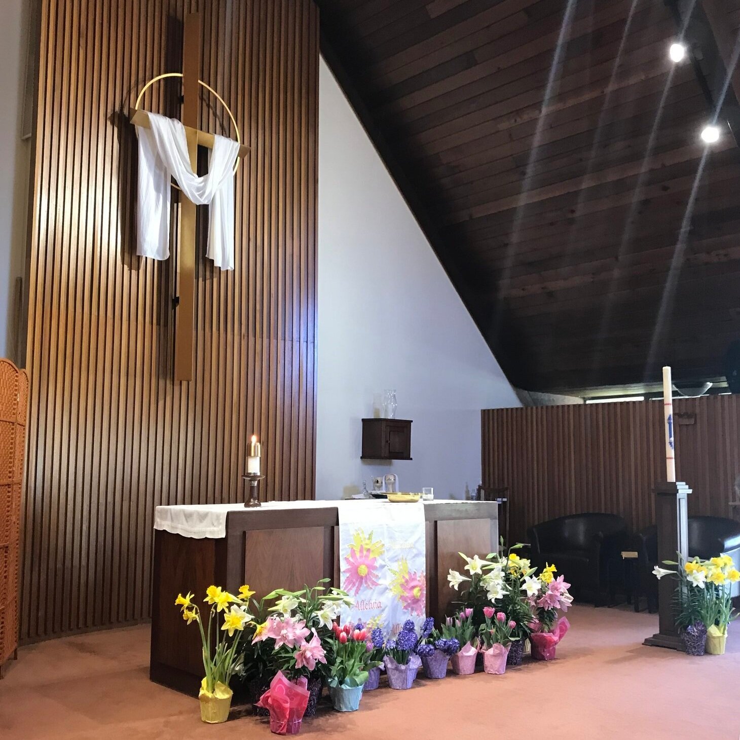 Easter+Altar.jpg