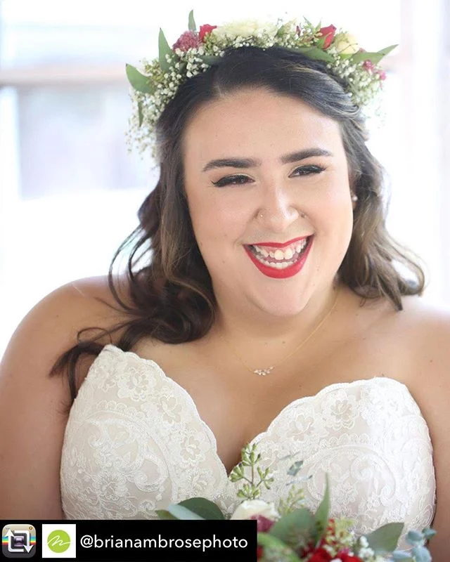 I absolutely LOVED getting to glam up Alexa for her wedding this summer! Not only was she funny and laid back, but she wanted this winged liner/glitter/red lip combo. SO MUCH FUN! @transcendentmakeup #ctbridalmakeup #ctbridalmakeupartist #ctbridalmua