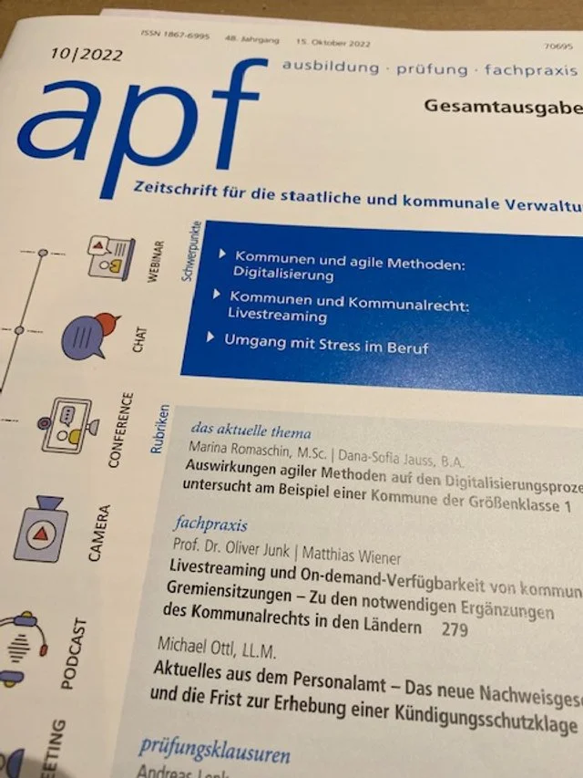 Beitrag in apf 10/2022 zu: "Livestreaming und On-demand-Verfügbarkeit von kommunalen Gremiensitzungen - zu den Notwendigen Ergänzungen des Kommunalrechts in den Ländern"