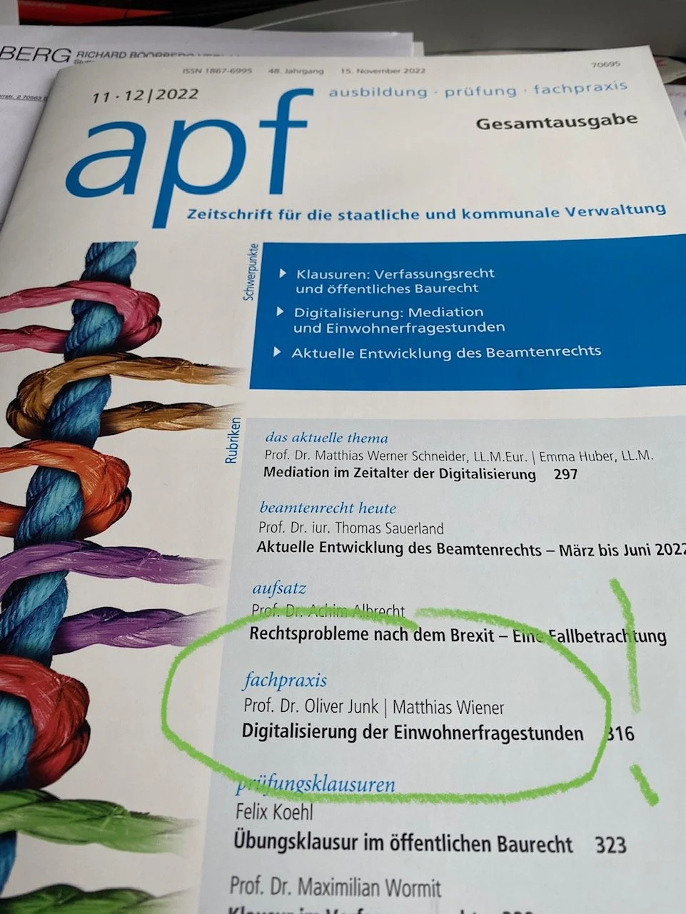 Beitrag zur Digitalisierung von Einwohnerfragestunden in apf 11/2022