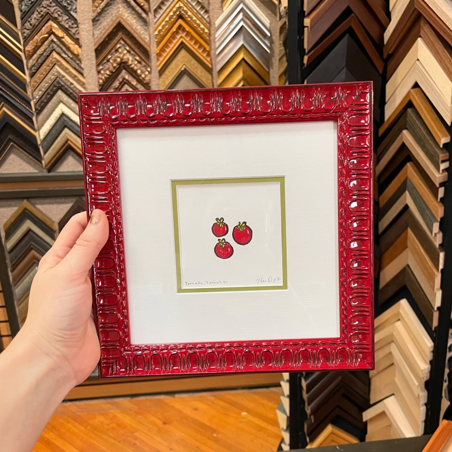 Indigo 🤝 Red Framing

#indigocustomframing #artisanmarket #customframıng #redframes #andersonsc
