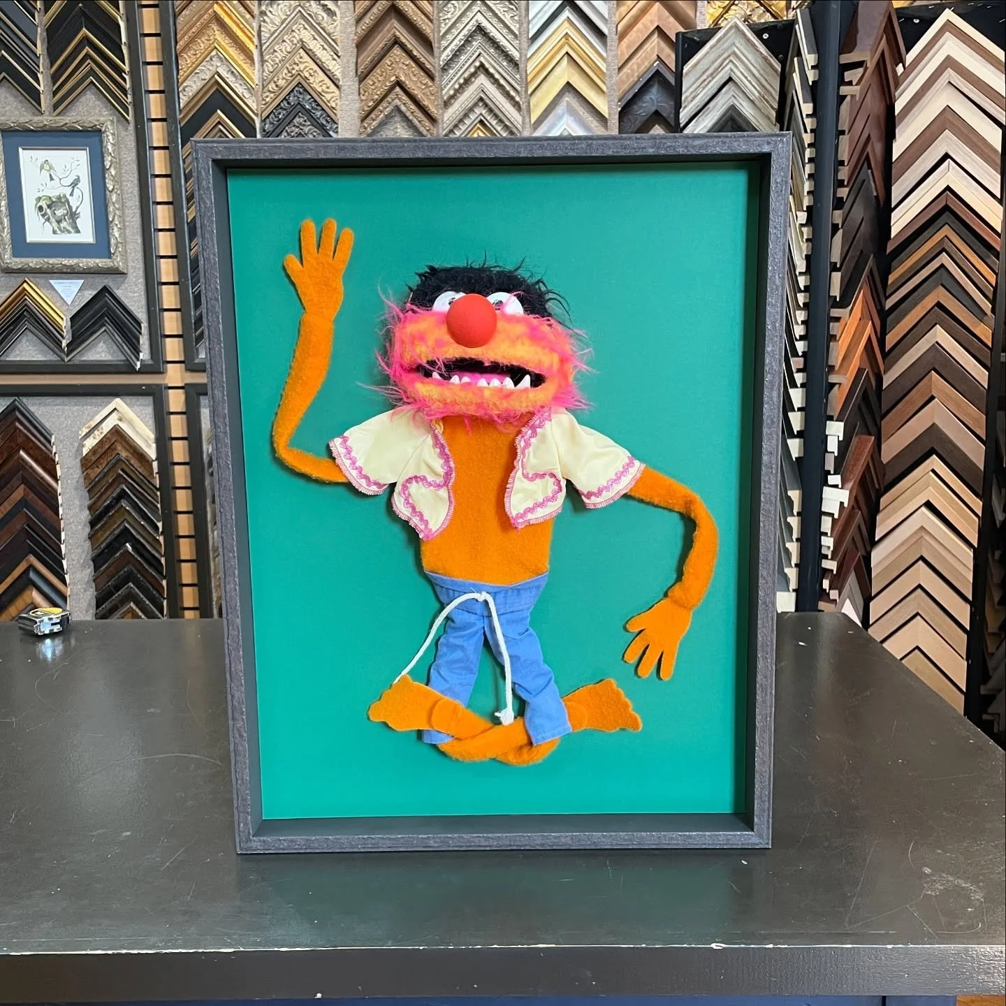 Framing By Color: Green Edition Pt. 2 💚

#indigocustomframing #artisanmarket #greenframing #framingbycolor #customframing #andersonsc #downtownandersonsc
