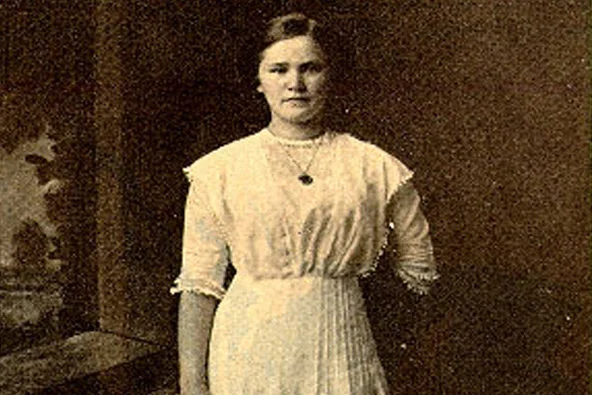 anna-t-at-young-age