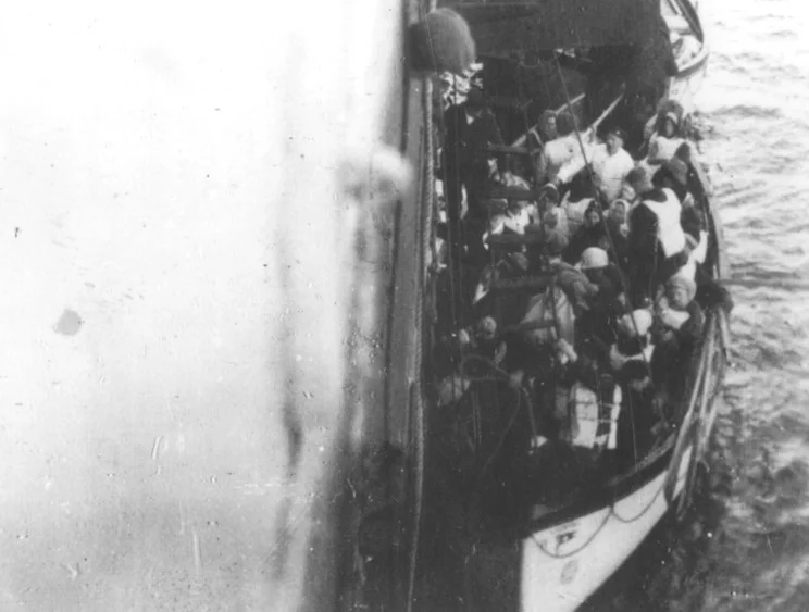 lifeboats_at_carpathia