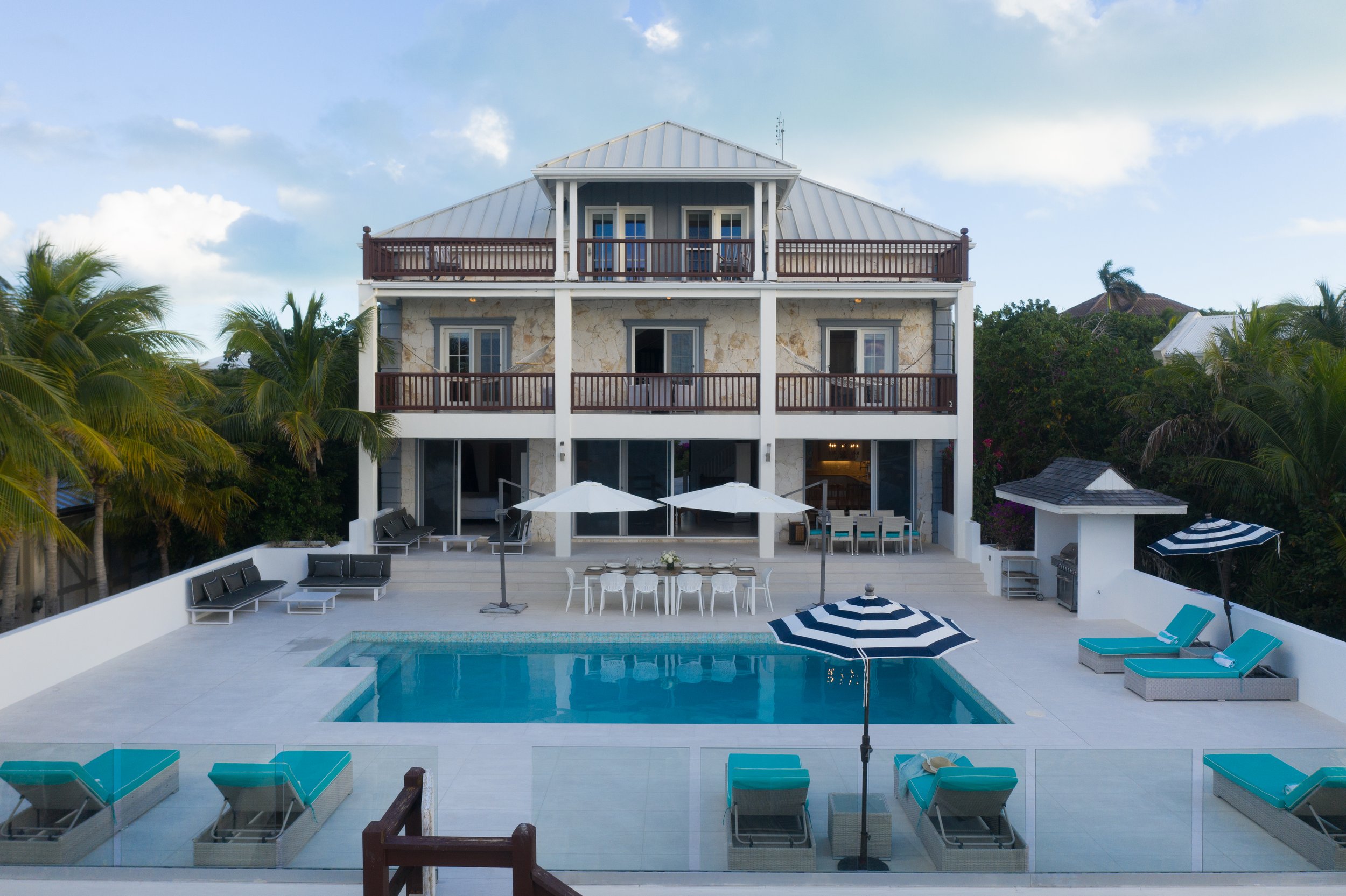 Luxury Taylor Bay Villa.JPG