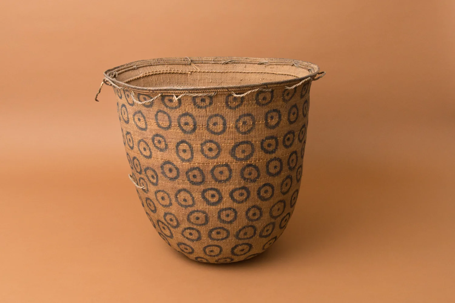 Panier Yanomami Br sil Graziella Semerciyan Art Craft Design Gallery panier-yanomami-br-sil-graziella-semerciyan-art-craft-design-gallery