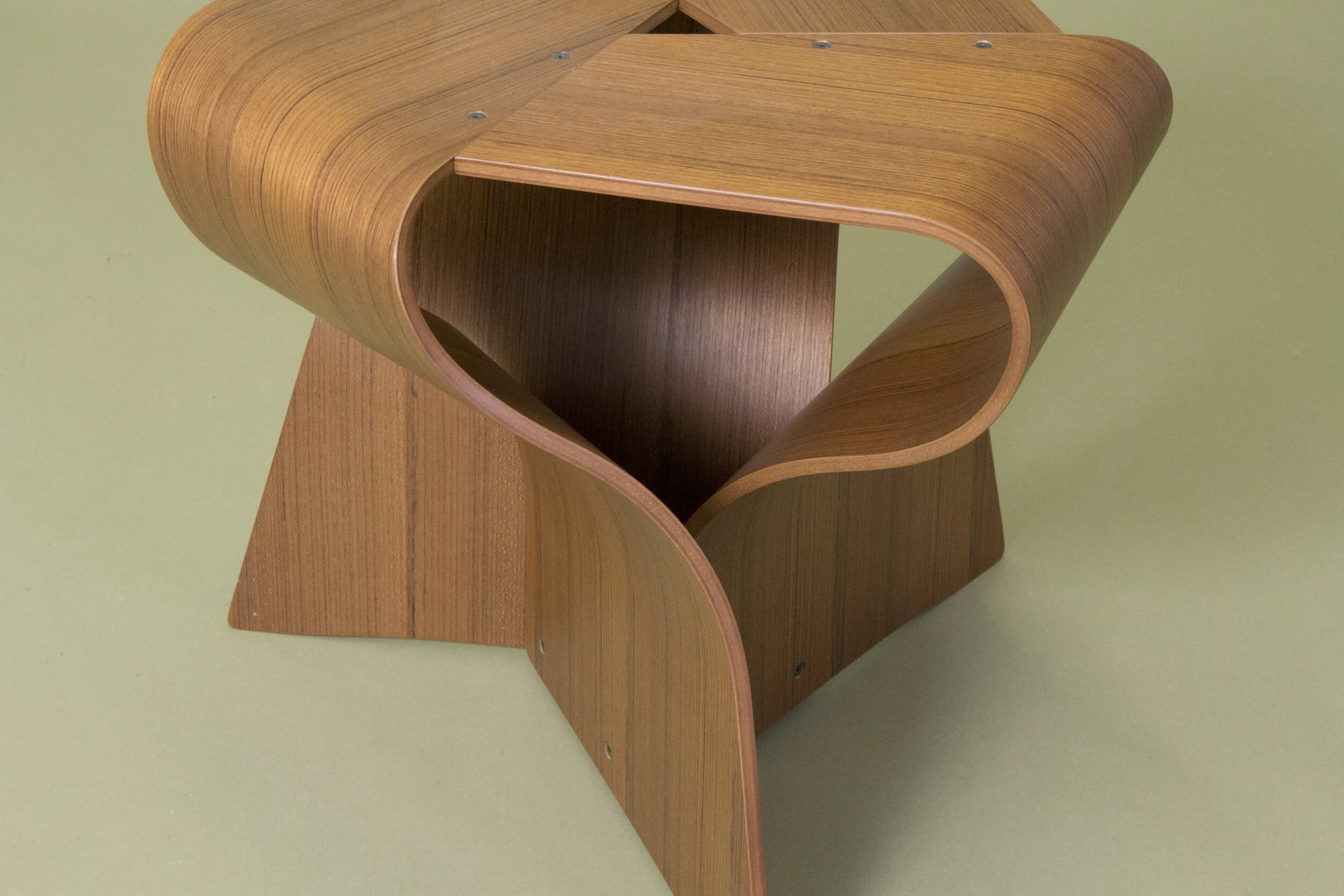Tabouret Mushroom, Yamanaka group (foncé)