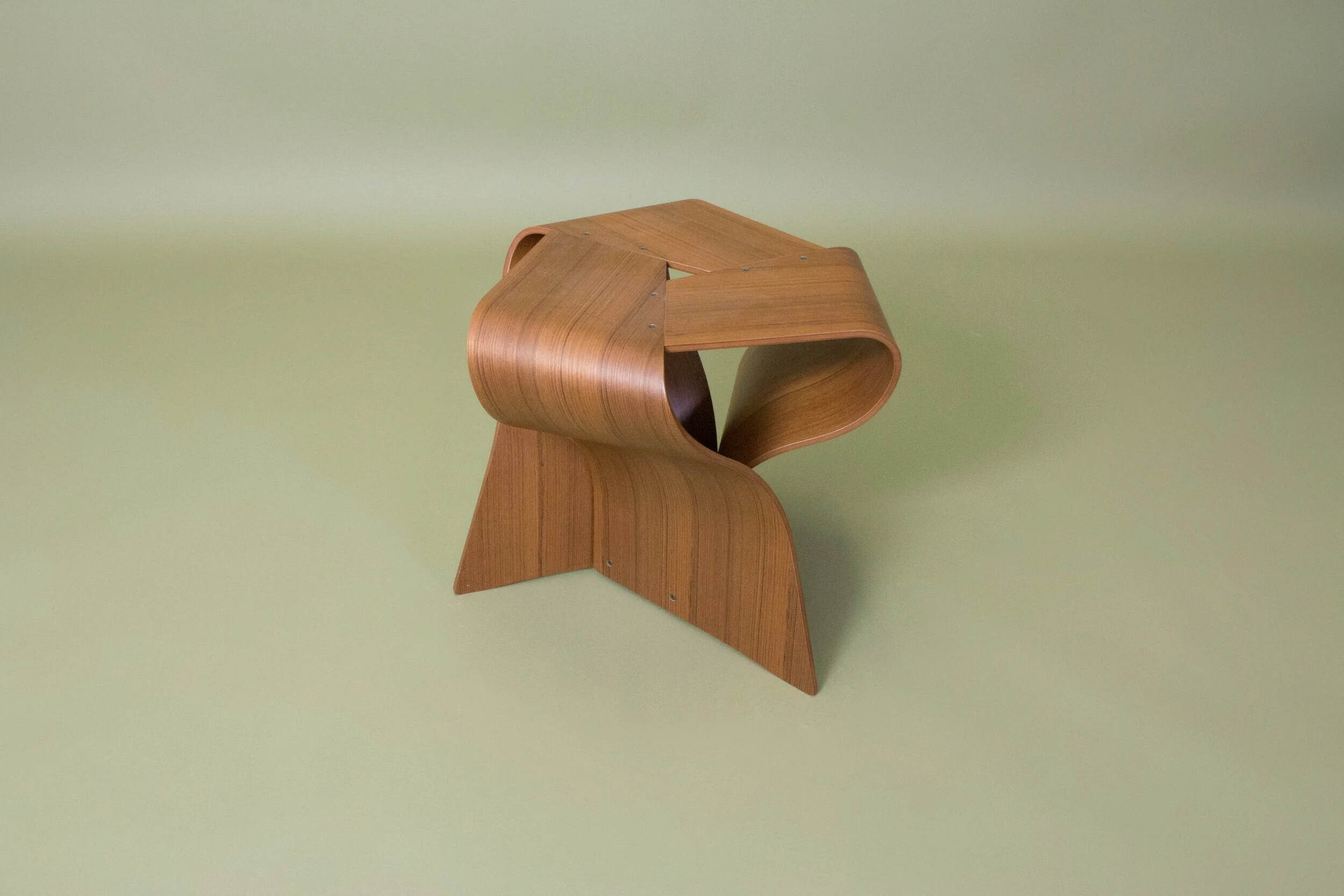 Tabouret Mushroom, Yamanaka group (foncé)