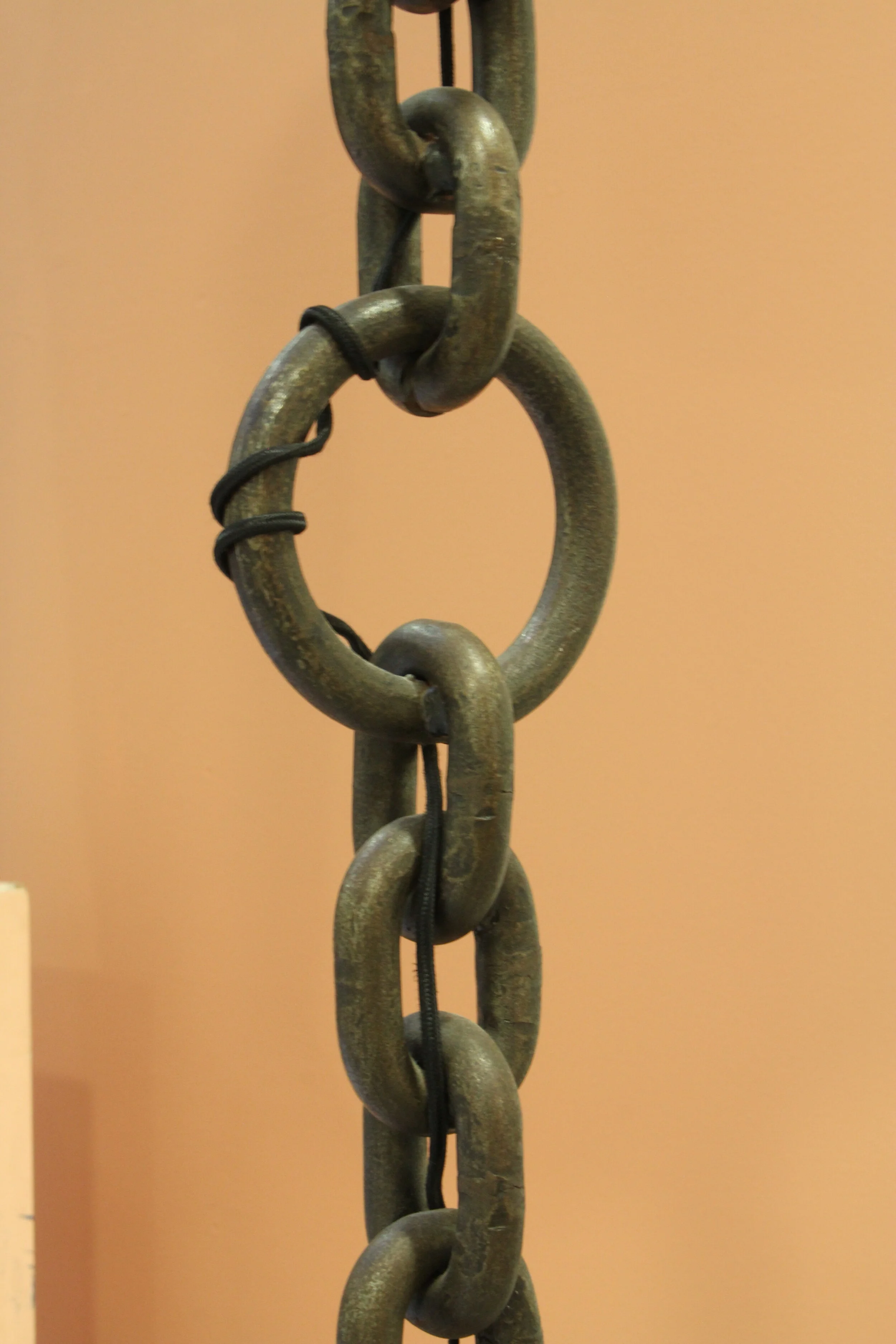 lampadaire-chaine-franz-west-folk-art_1783.JPG