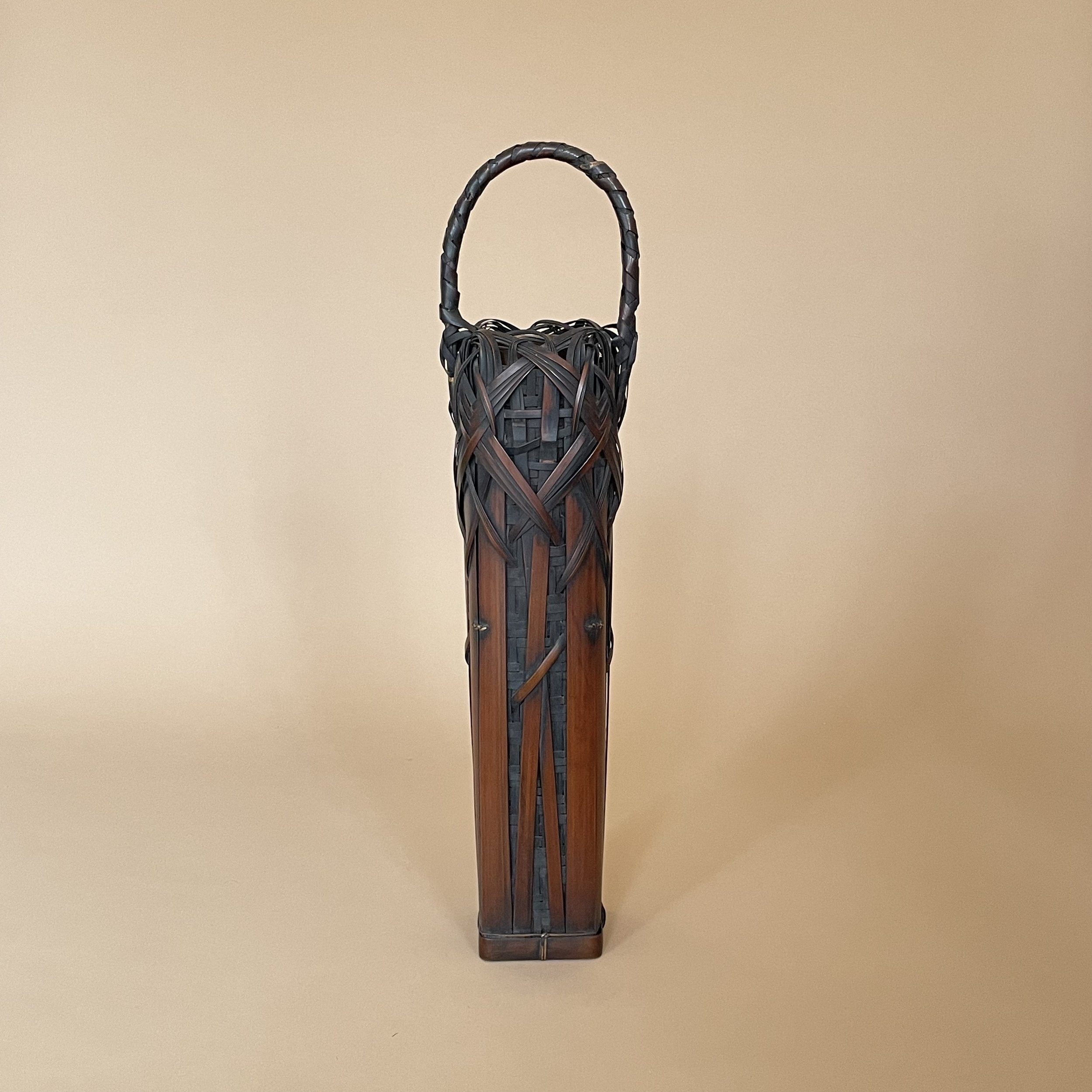 Haut hanakago, laqué rouge, Japon