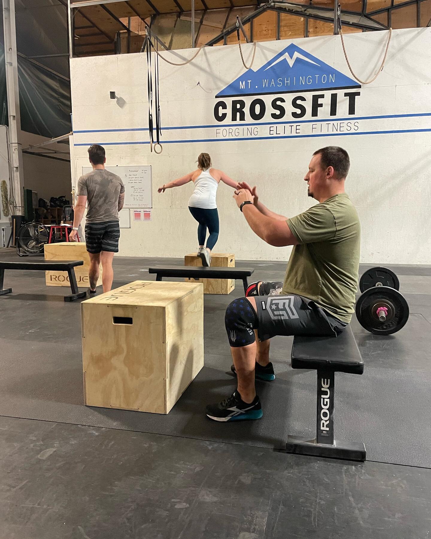 Nice little primer for the weekend today as we continue our Power Cycle and Murph prep. 

#crossfit #backsquat #boxjumps #functionalfitness #forgingelitefitness