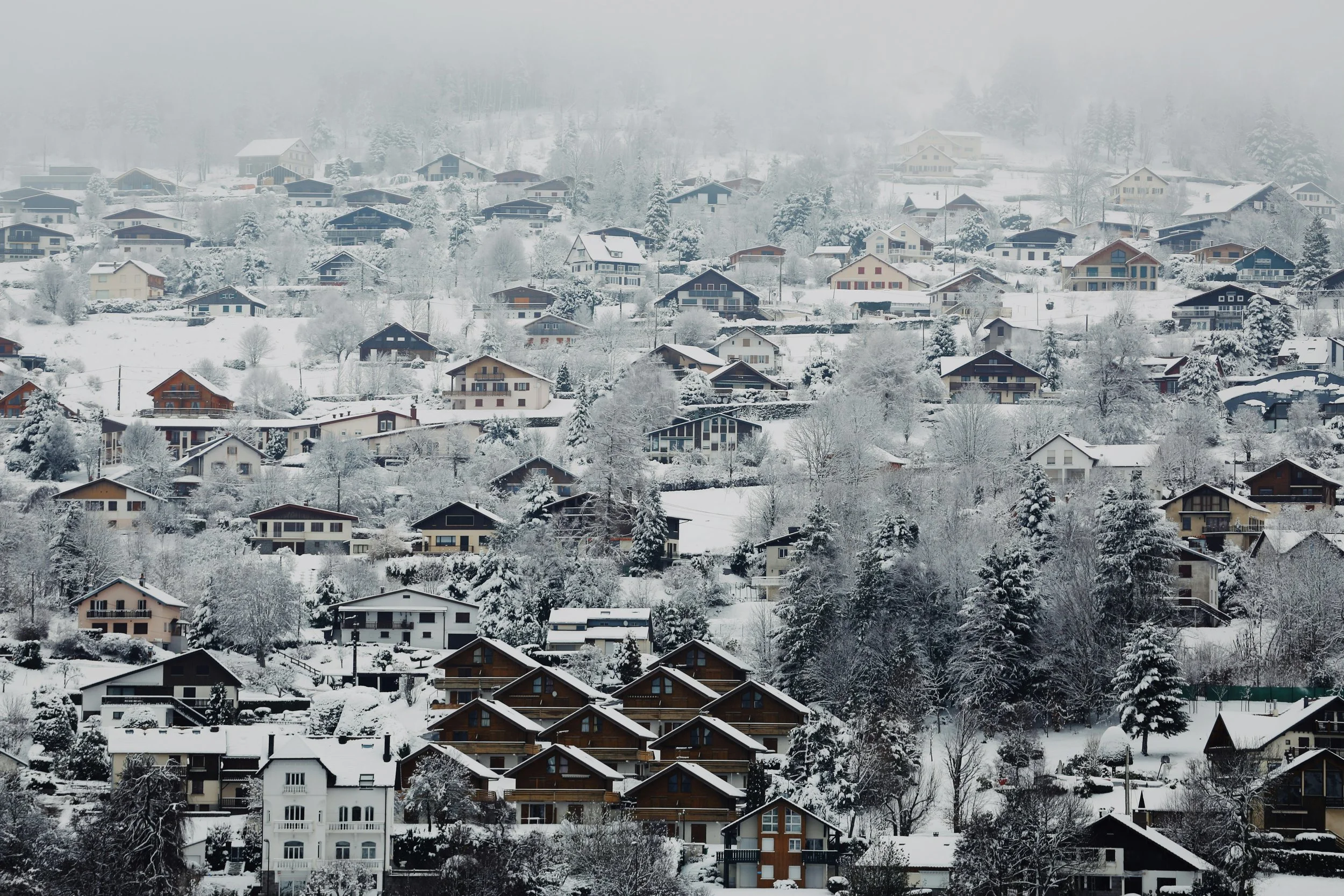 The Struggle of Second Homes: A Tale of Discontent in Tourist Hotspots
