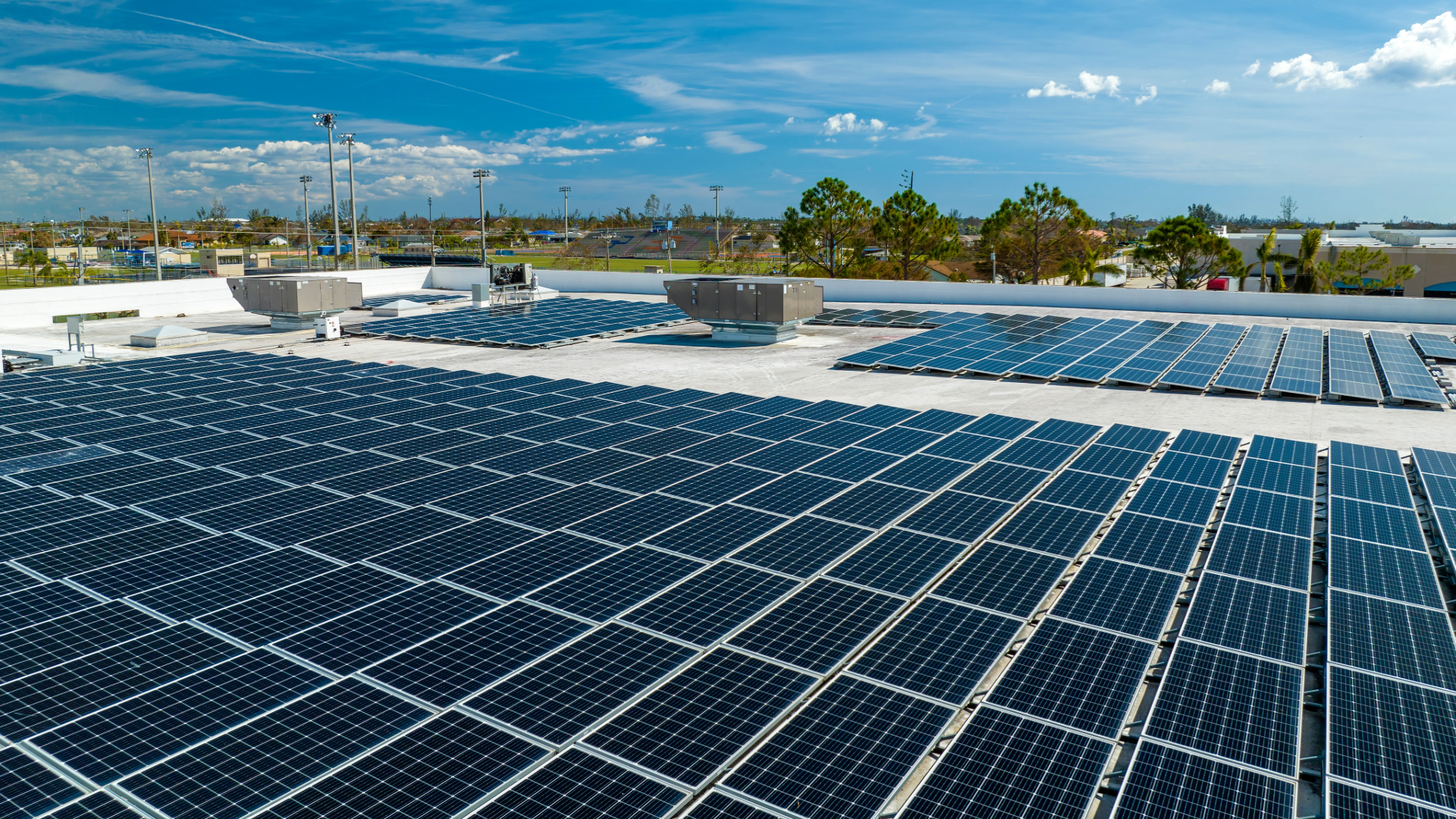 Solar Power: Economics of Utility‑Scale vs Rooftop
