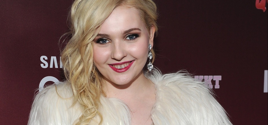 AbigailBreslin2-1140-530-1-100-878bda68bd3f66822adac1030e3f2b64.jpg