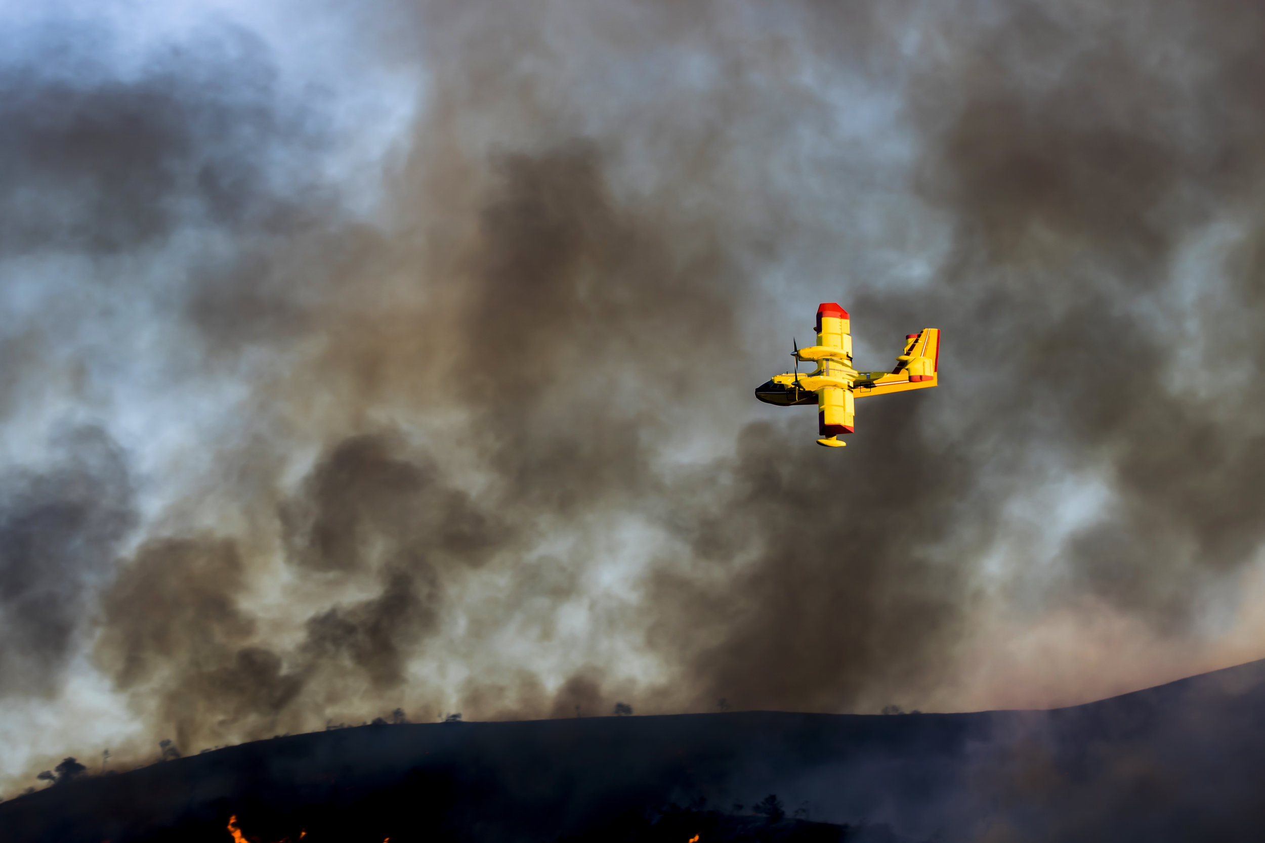iStock-1066673032-yellow-plane.jpg