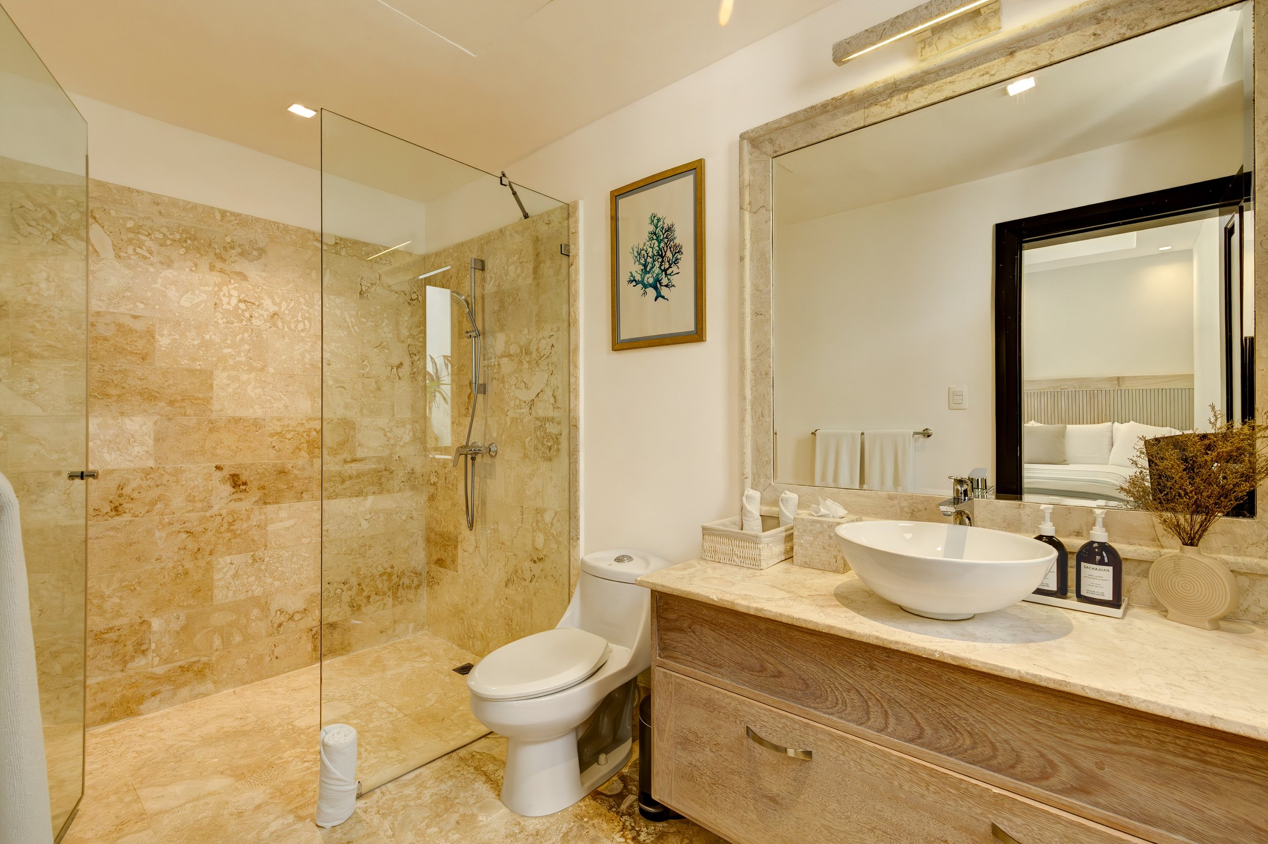 056-ninth bathroom.jpg