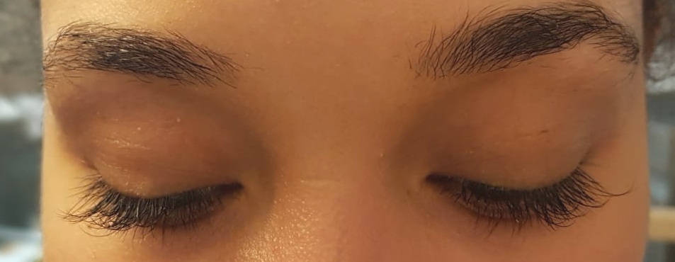  Eyelashes still strong! 12 days later 