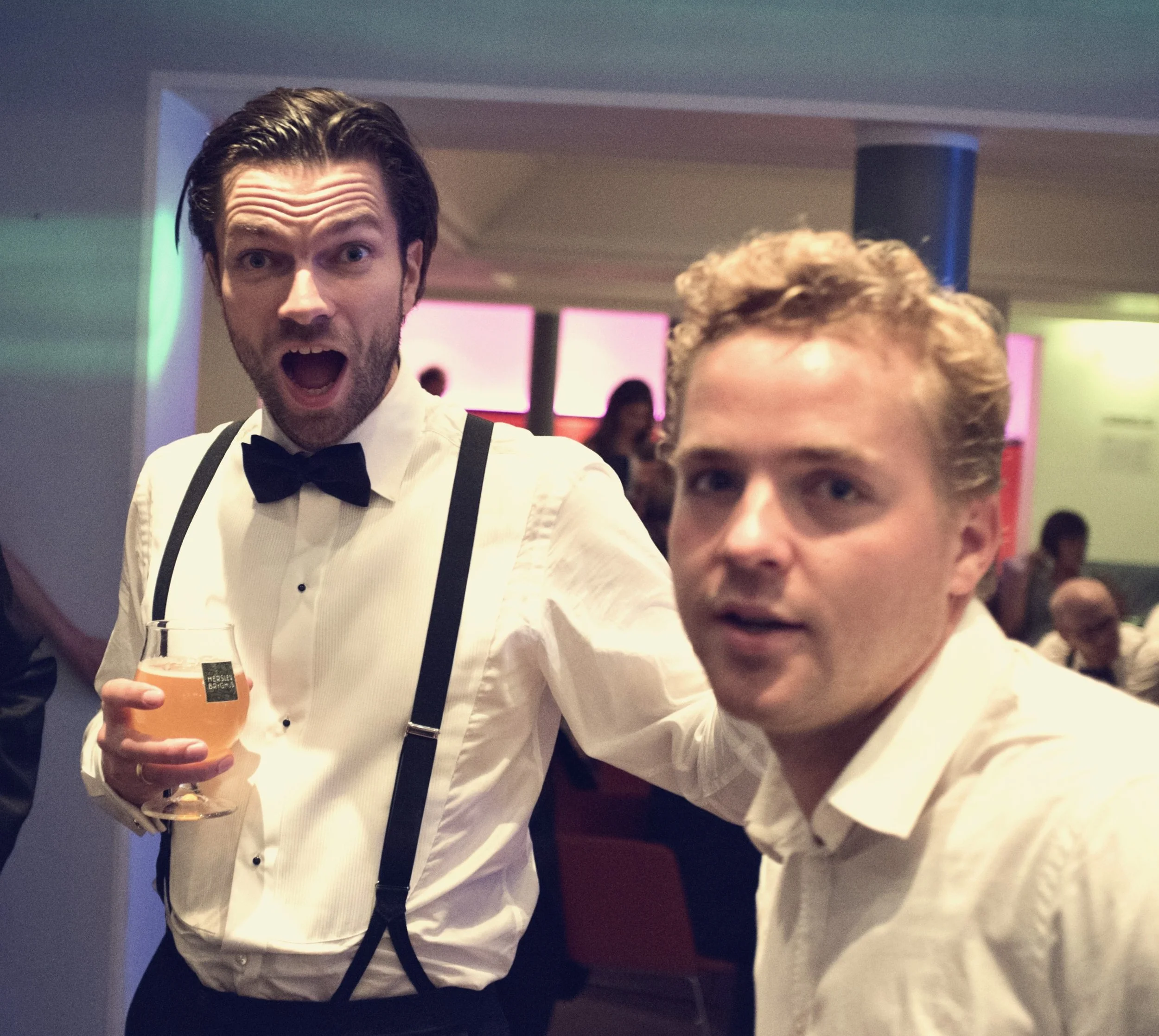 SKÅL OG SKIDE VÆRE MED DET…