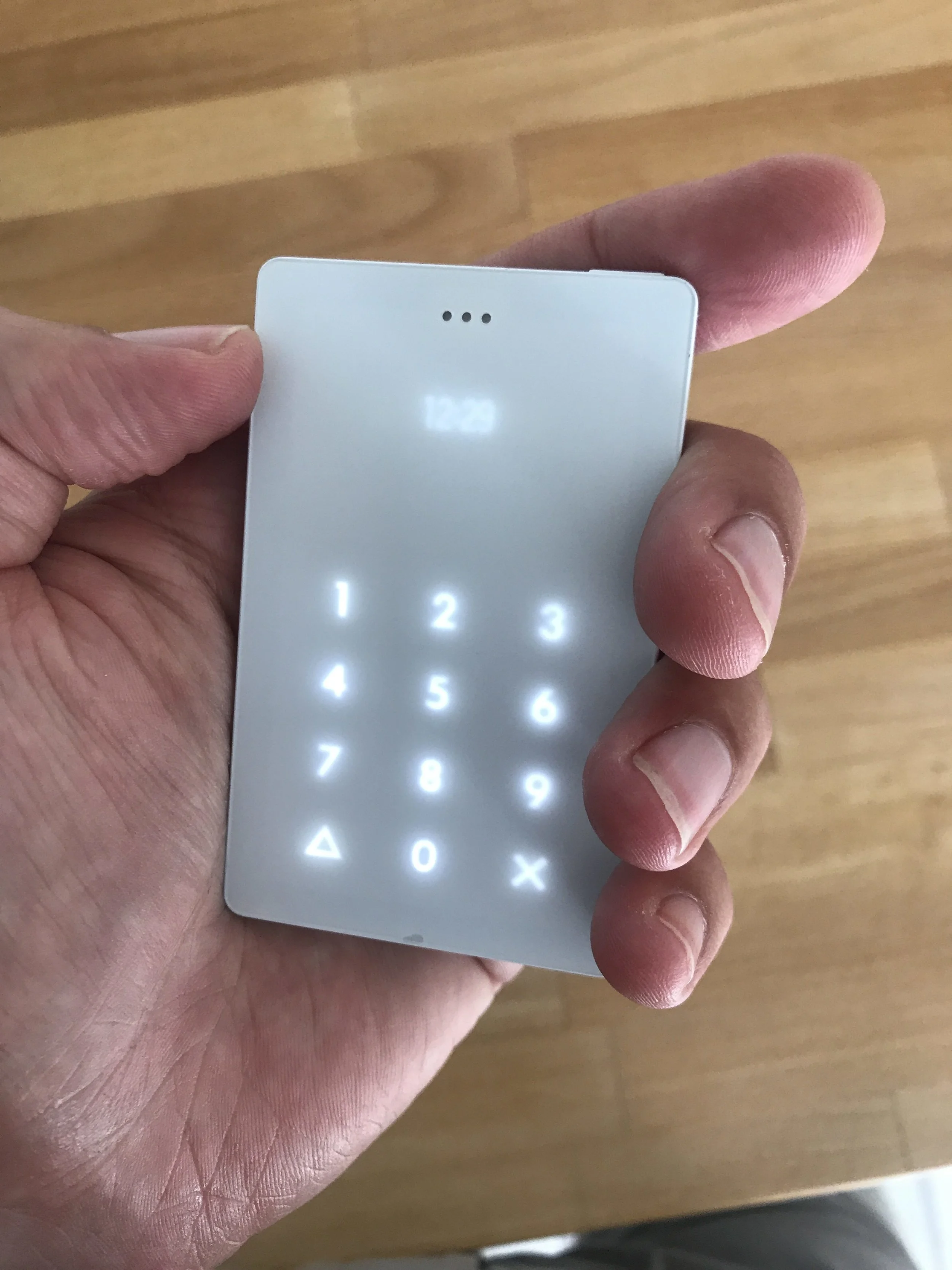 MIN TELEFON ER REJST TILBAGE I TIDEN