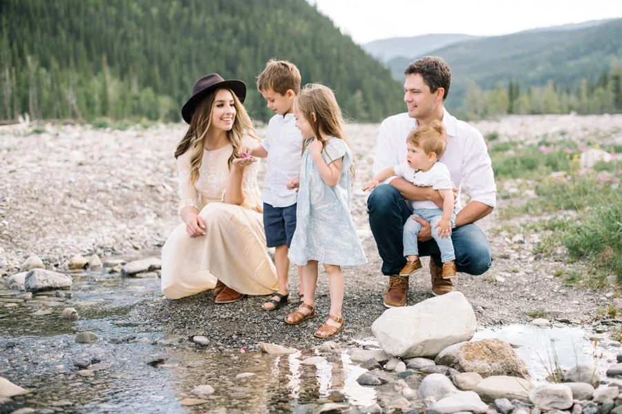 Calgary newborn and family photographer