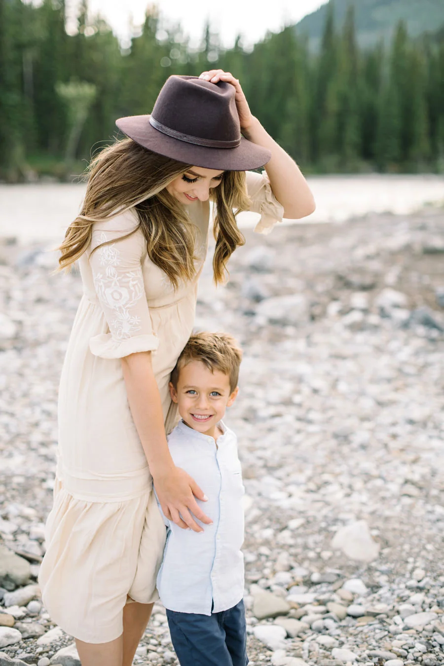 Calgary newborn and family photographer