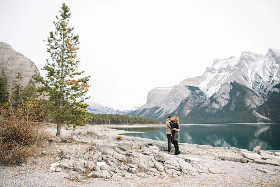 Enagement session in Banff, with the lake and mountains with Cal