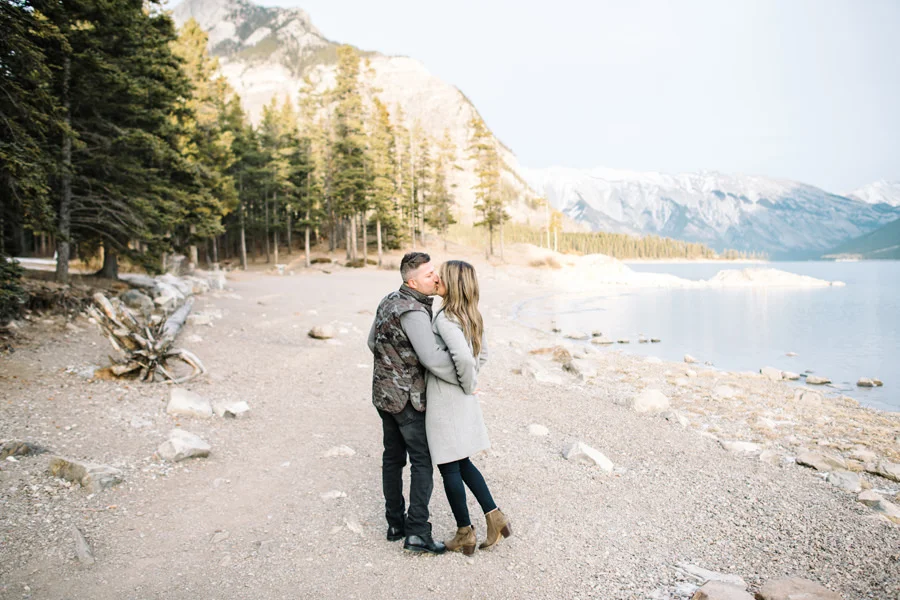 Enagement session in Banff, with the lake and mountains with Cal