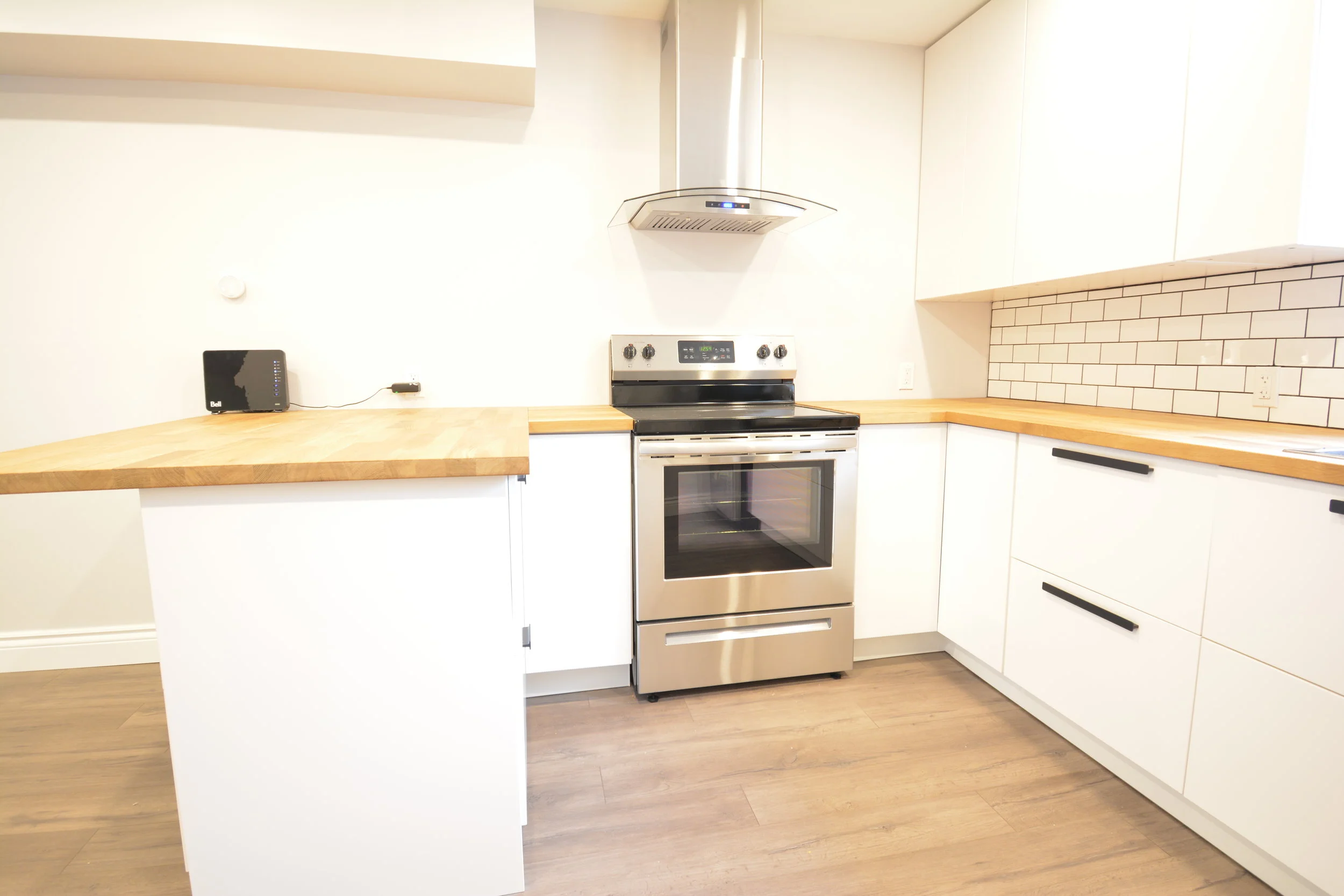 Kitchen2.JPG