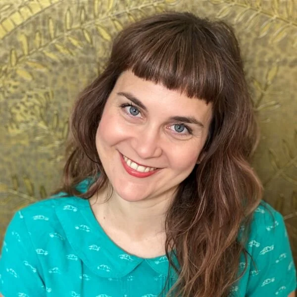 Love Bites : A Guest Interview with Romantic Comedy Author Brooke Burroughs