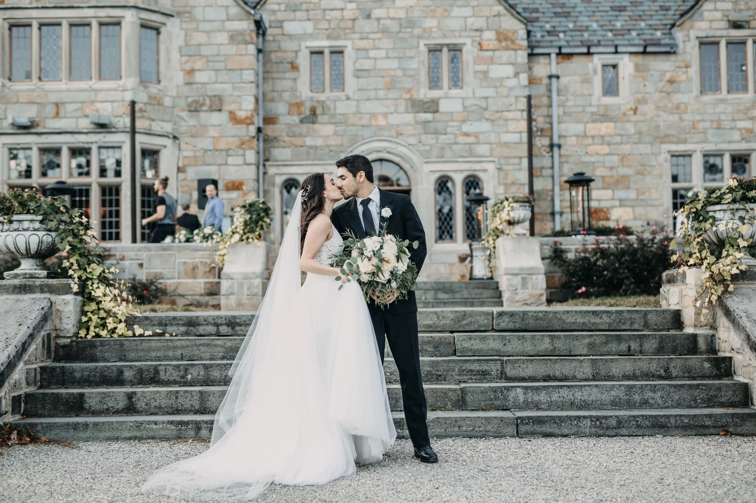Megan + Dan Connecticut Wedding, Gallaher Mansion — Lovely Events