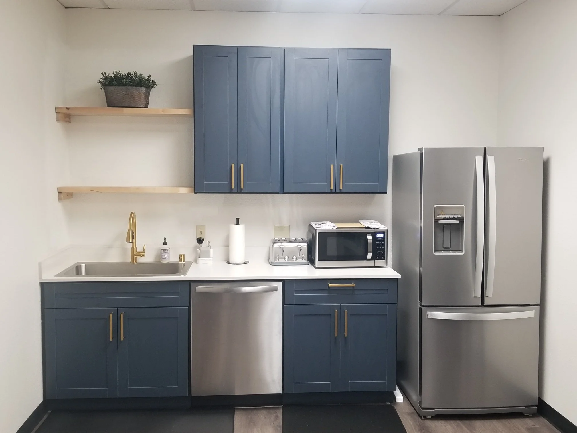 Maximizing Small Spaces: The Benefits of a Custom Kitchenette