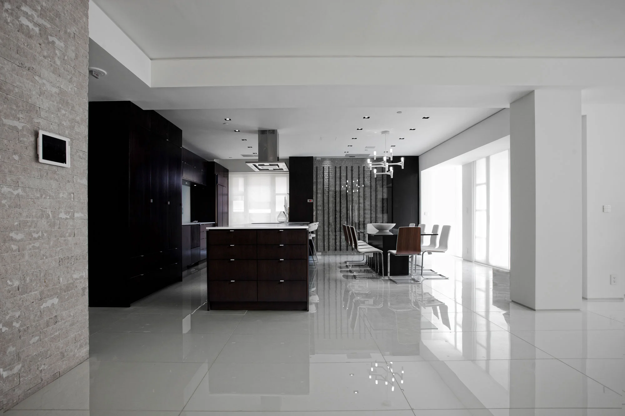 Kitchen & Dining Area