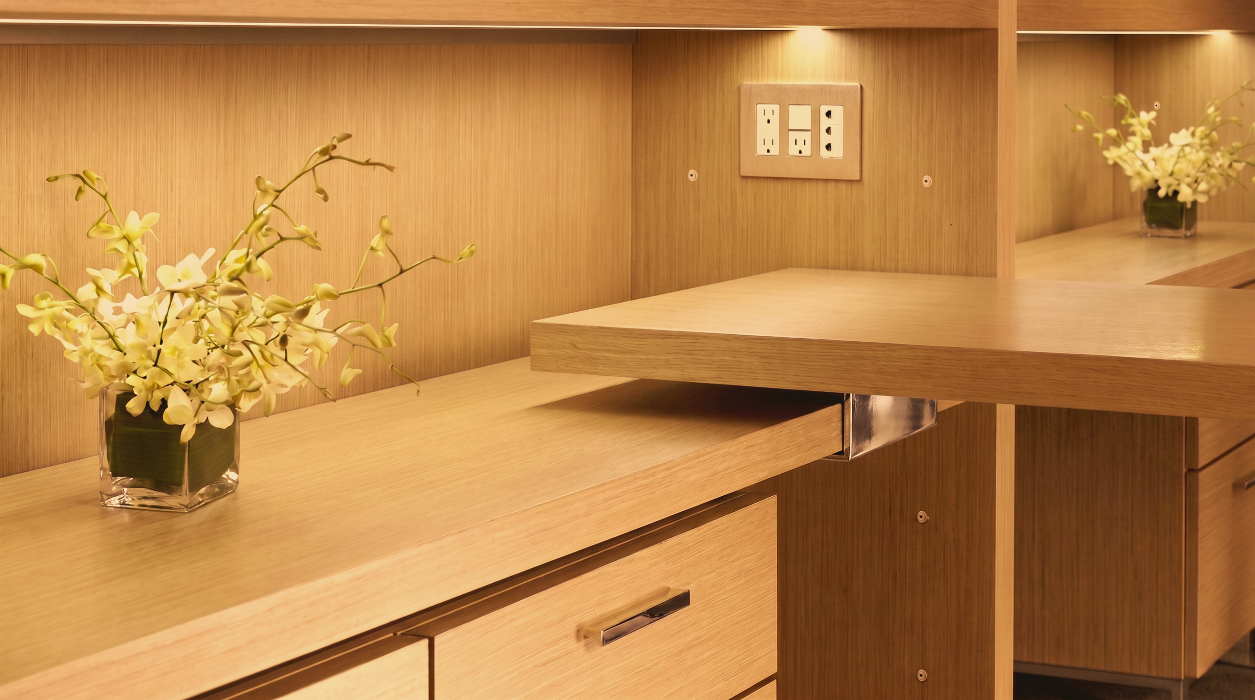 Haworth Patterns Desking by Studio and Partners
