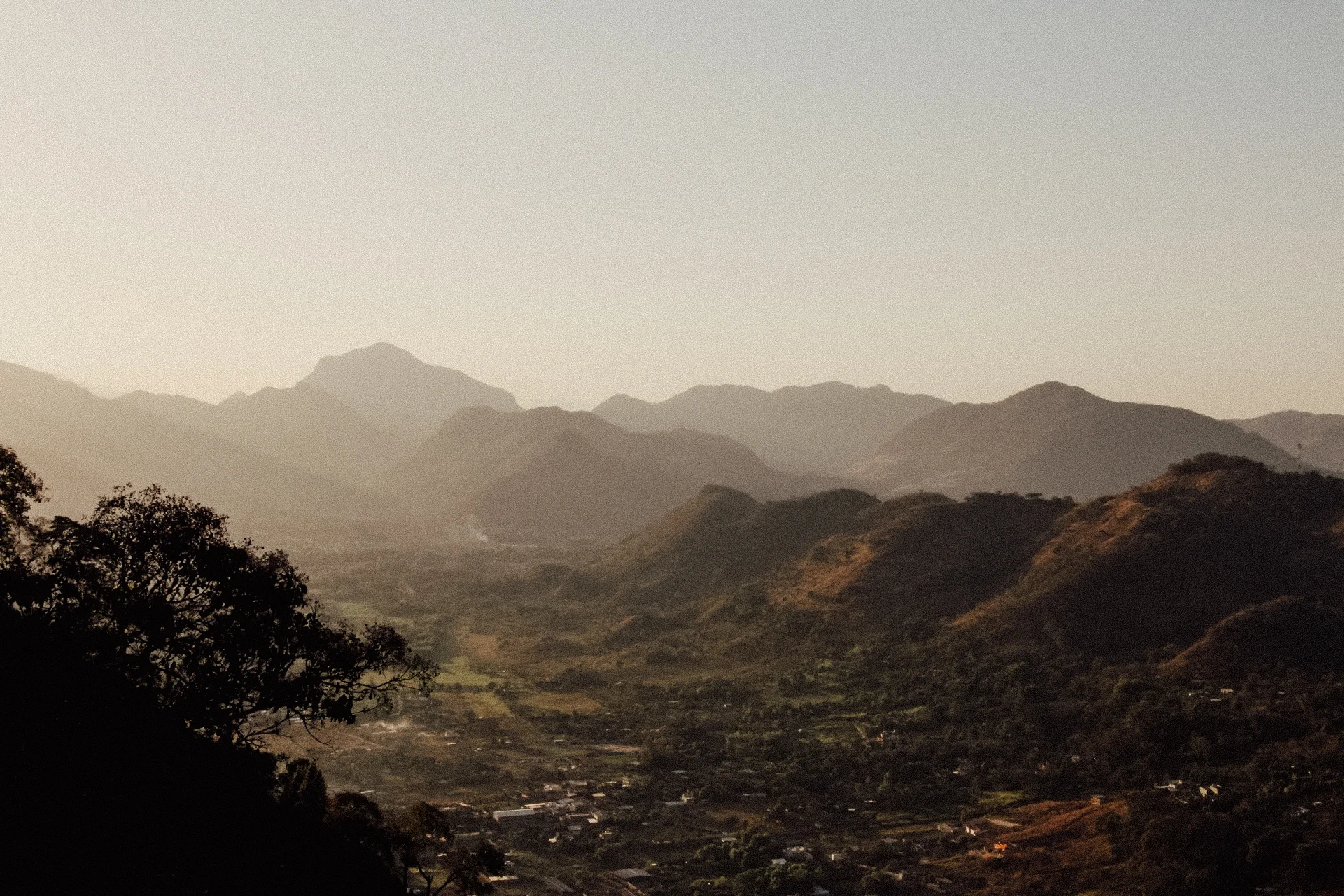A stunning vista off the road to Hoja Blanca.