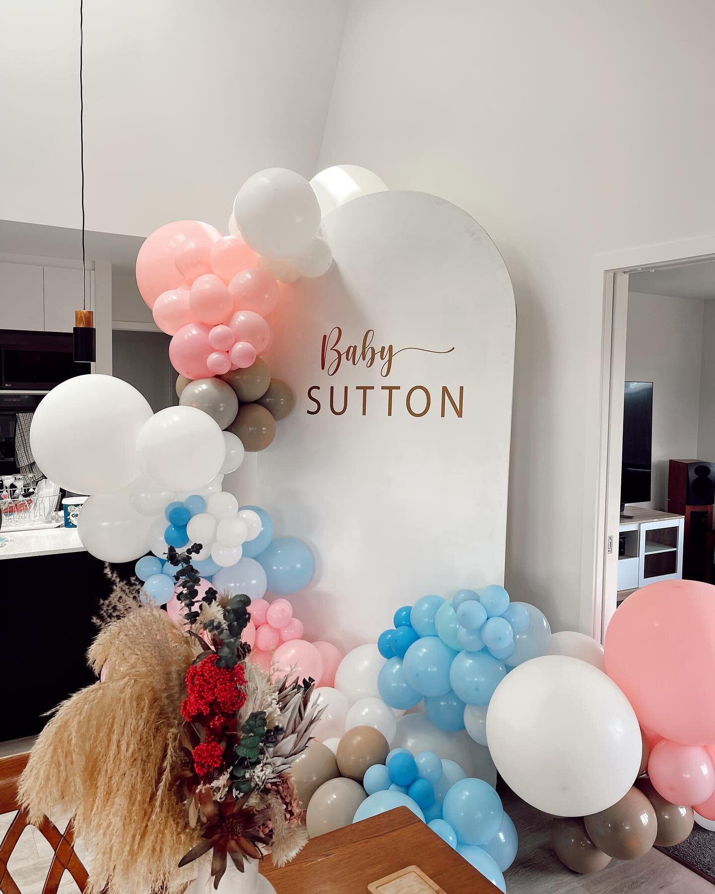 &mdash;&mdash; baby love 💘

We love taking your gender reveals to the next level! The best is returning for packdown &amp; we don&rsquo;t even need to ask what it&rsquo;ll be&hellip; because the coloured confetti tells all as it lies scattered acros